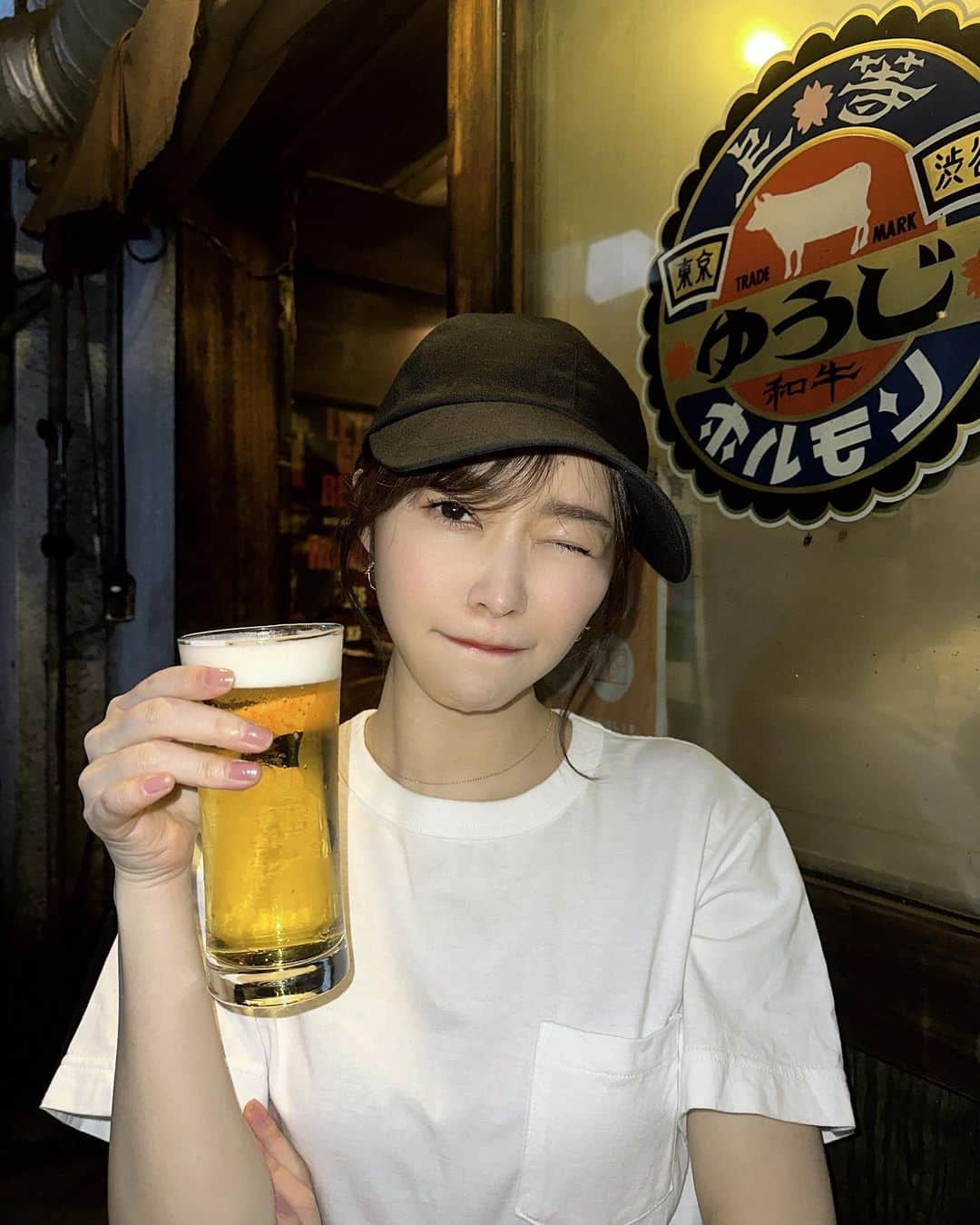 指原莉乃のインスタグラム：「🍺  カラコンガーネット！最近好きすぎてこればっかりつけちゃう！検討中の方いましたら是非！みなさんの最近のお気に入りアイテムは？☺️」