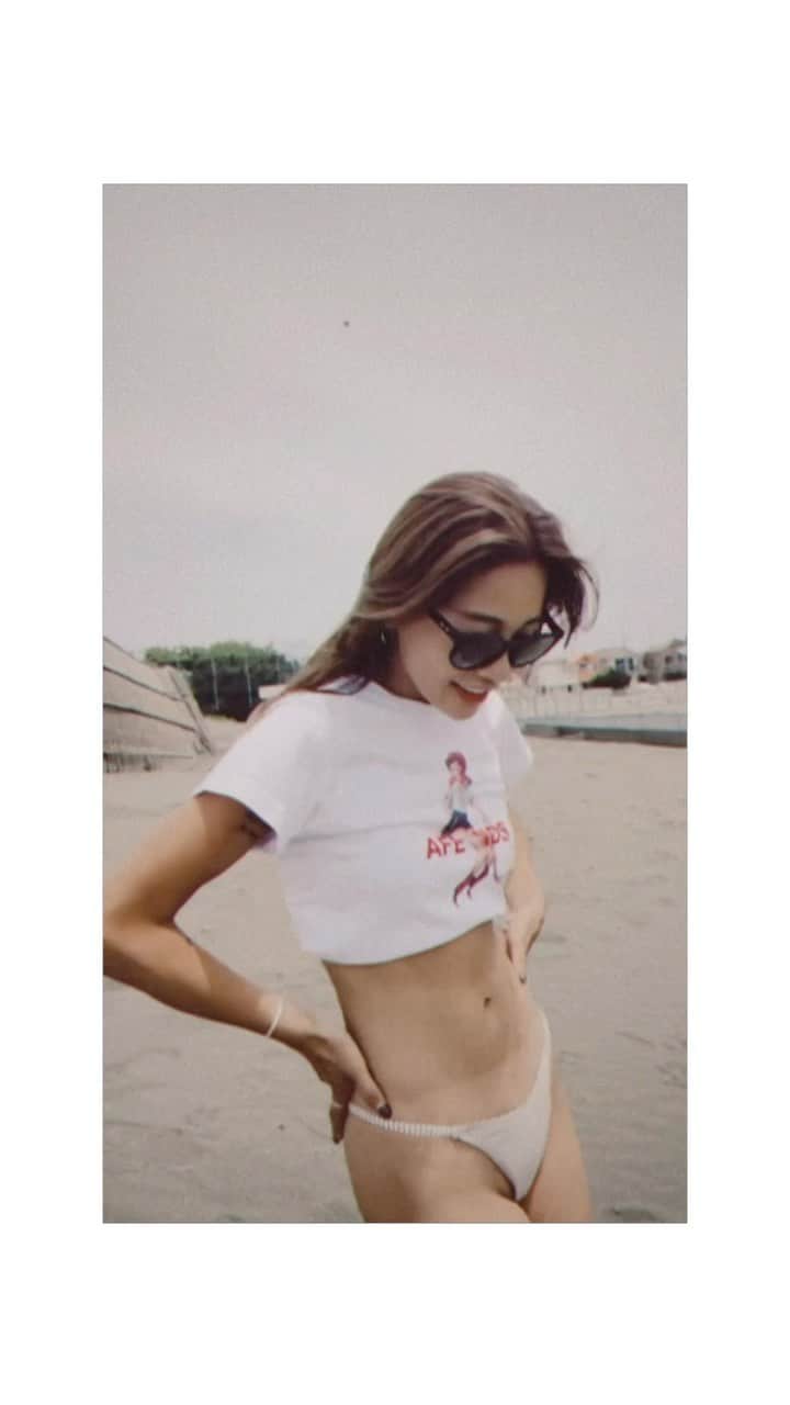 のインスタグラム：「Miss 👶🏼☁️❤️‍🔥 海ちる。 パンたくさん食べちゃったぁ🐷 お腹ﾎﾟﾝﾎﾟｺですしあわせ♡♡♡ tops @afends  sunglasses @oakleyjapan  #shonan #kugenumakaigan #paramexico #mexicanfood」