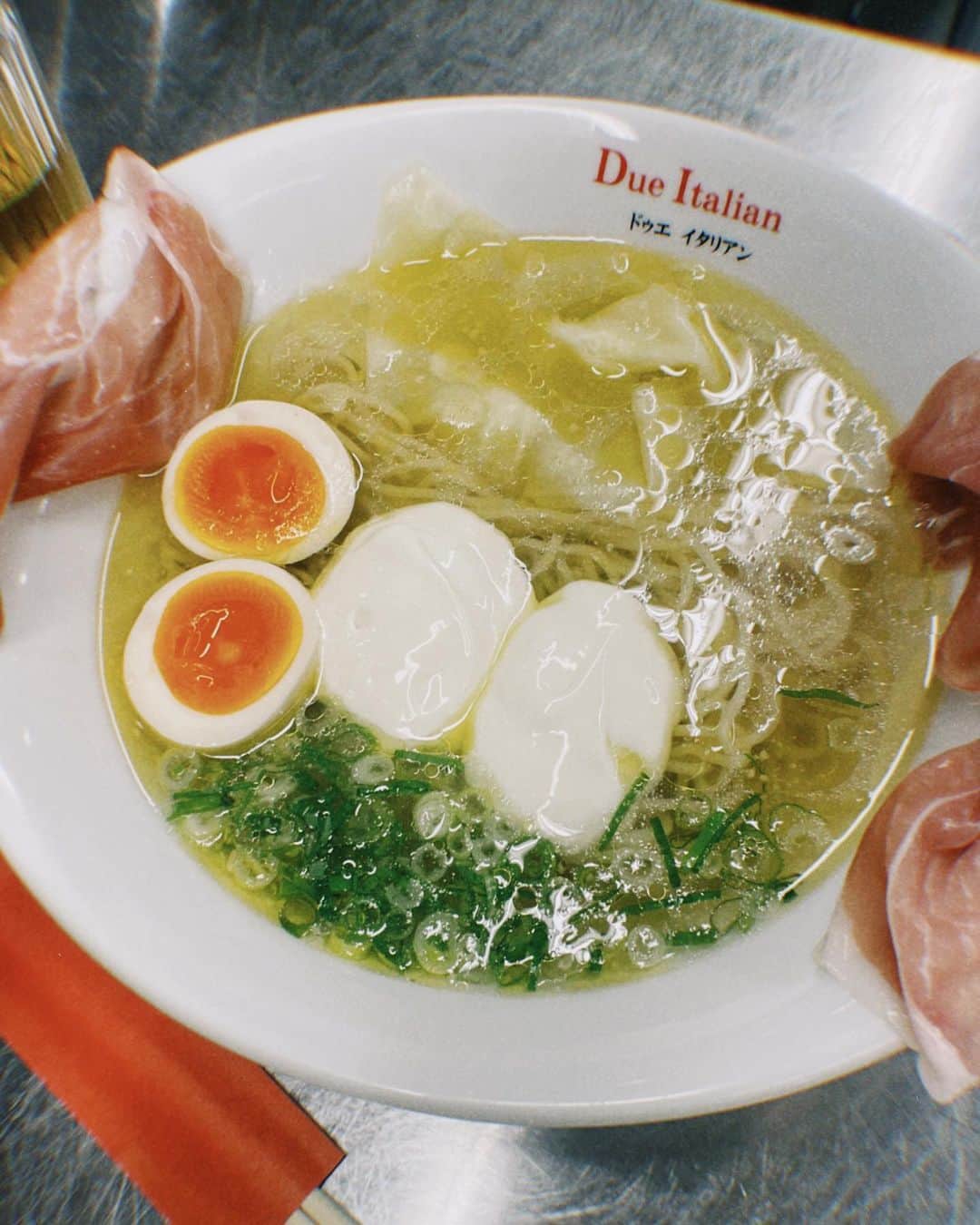橋本香澄さんのインスタグラム写真 - (橋本香澄Instagram)「. 食べたすぎて完全にロス🍥 美味しすぎたんだよなあ、、🍜 . #食テロ #ドゥエイタリアン #渋谷」6月5日 19時51分 - _jasmine_tete_