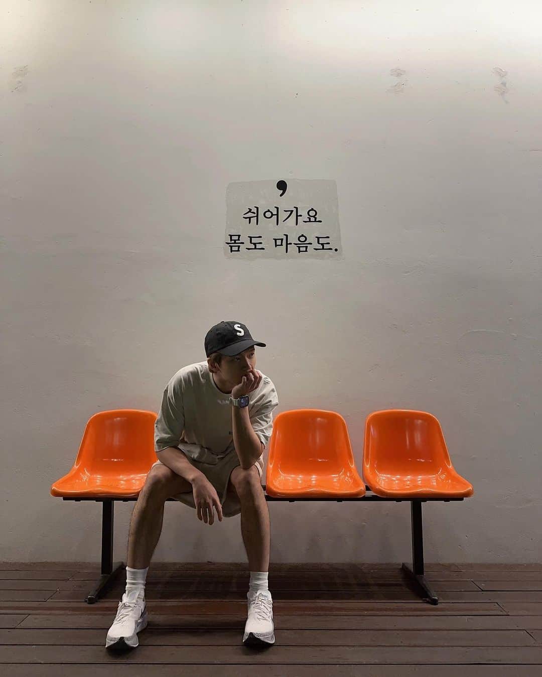ウヒョン さんのインスタグラム写真 - (ウヒョン Instagram)「잠시 쉬어가요 몸도 마음도..」6月5日 19時55分 - nwh91