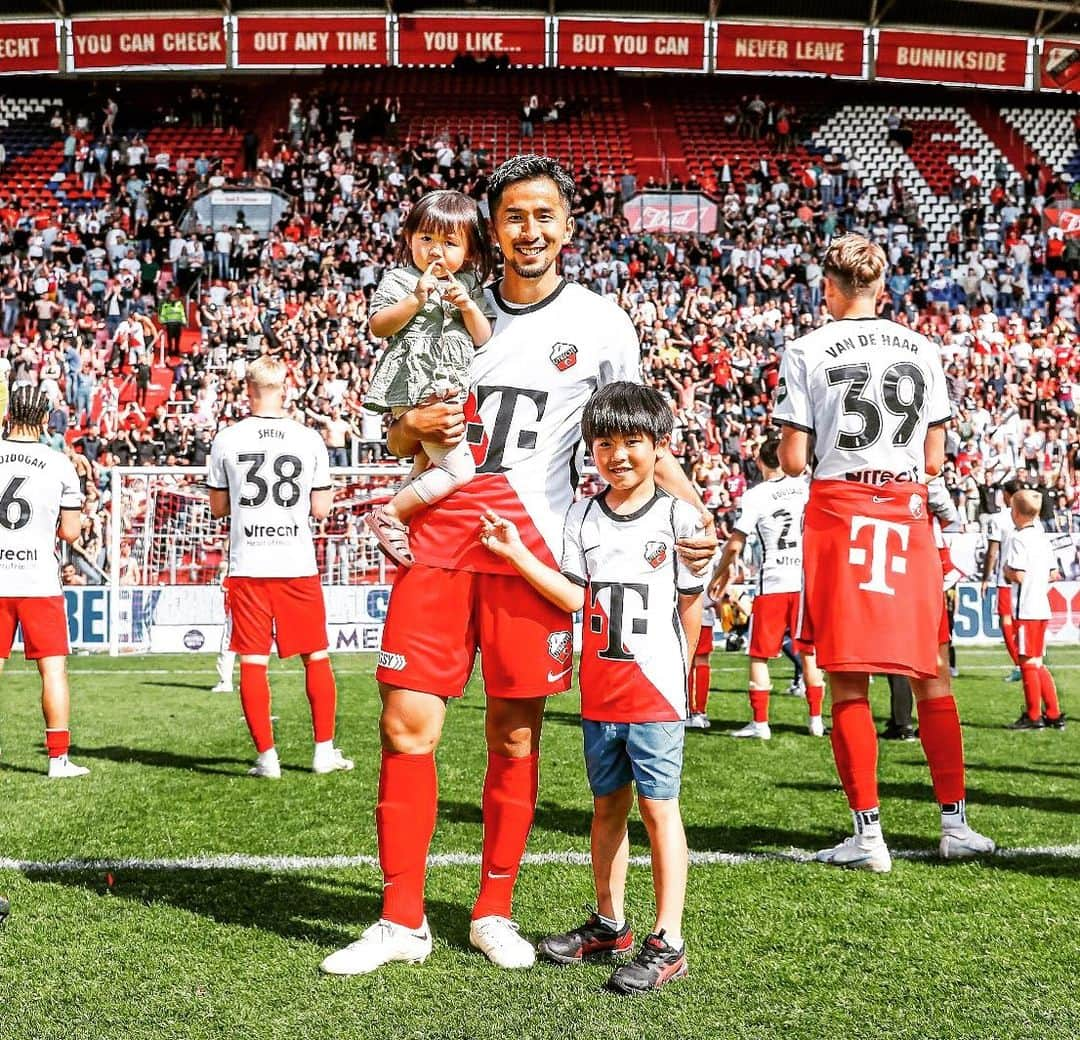 前田直輝さんのインスタグラム写真 - (前田直輝Instagram)「. 2022-2023 End of the season. #fcutrecht」6月5日 20時03分 - naoki112738