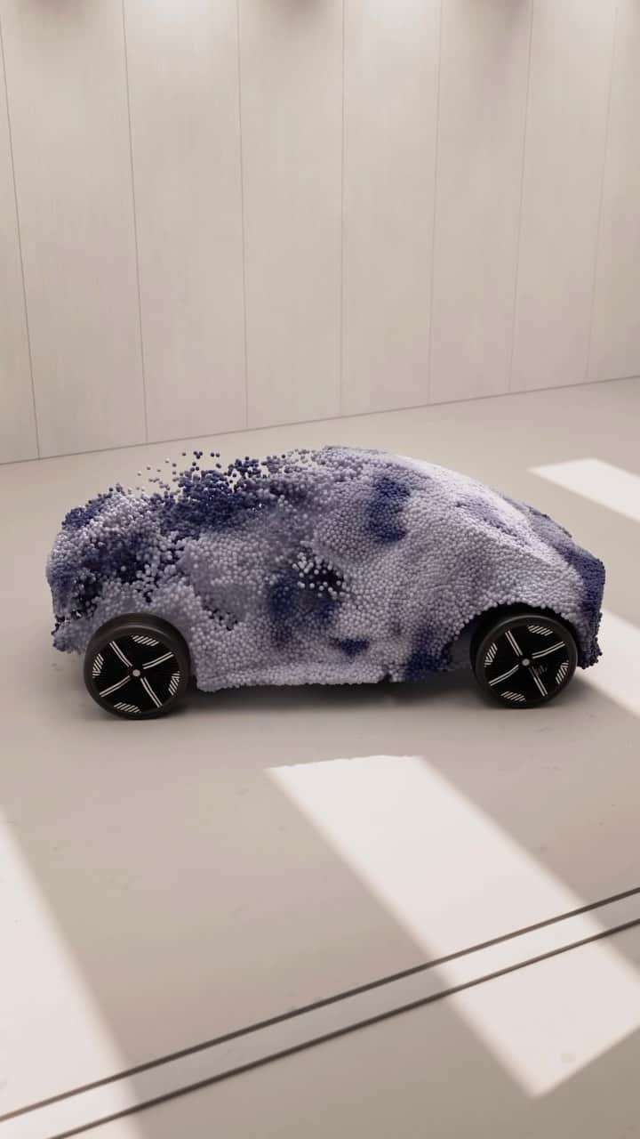 BMWのインスタグラム：「The BMW i Vision Circular is our vision of absolute circularity. The idea? To build a car from 100% recycled materials with 100% recyclability. 🎨 @konji___ #THEiVisionCircular #WorldEnvironmentDay #BeatPlasticPollution #BMW」