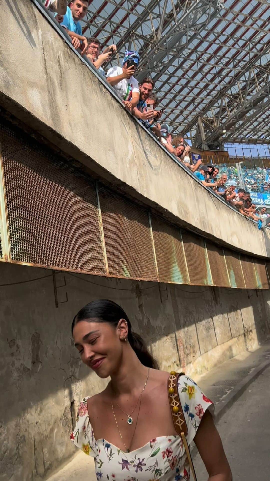 のインスタグラム：「Estadio Diego Armando Maradona, que honor!……Naples 🤍🤍🤍」