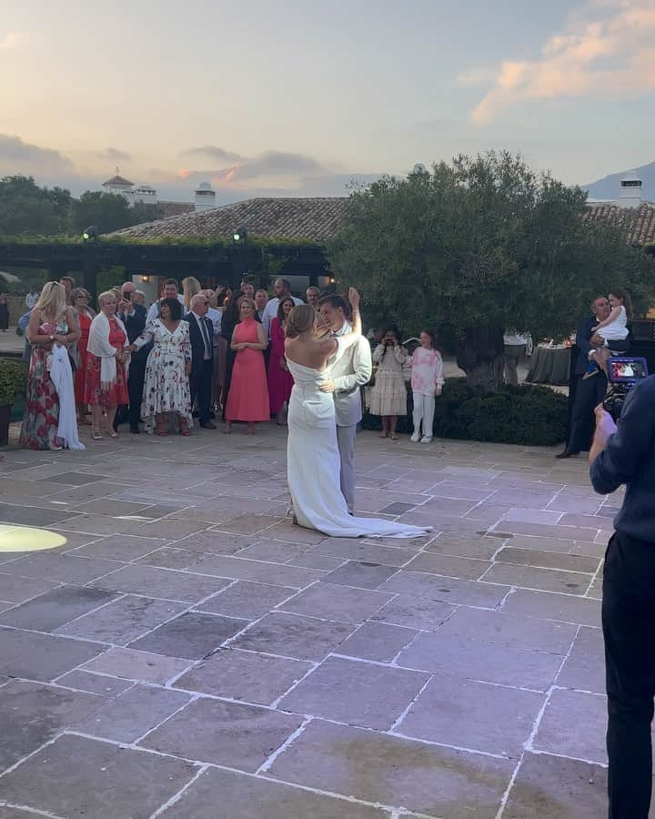 ジョン・テリーのインスタグラム：「Congratulations Danny & Lucy.  Wow what an INCREDIBLE Wedding. Thank you both so much for an amazing 3 days celebrating with your friends & family, we danced 🕺 laughed and drunk way to much 🍷 & Tequila  Thank you 💙❤️」