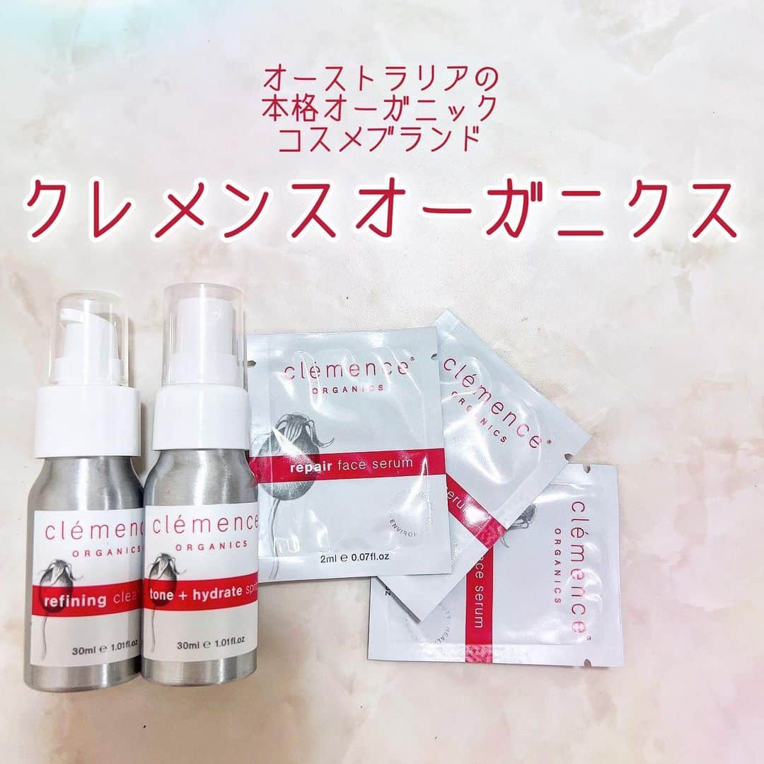 滝川りおのインスタグラム：「クレメンス オーガニクスさま( @clemence_organicsjapan )の リファイニング クレンジングミルクと ハイドレイト ミストトナーとフェイスセラムのご紹介𓂃𓍯  ◎特長 “リファイニング クレンジングミルク” ︎︎︎︎︎︎☑︎ 認定オーガニック成分配合比:87.05% ︎︎︎︎︎︎☑︎ カメリア（椿）オイル、ベアベリーエキス オリーブ果実油など 複数の植物オイルをブレンドした濃厚なオイルにより お肌をいたわりながらメイク汚れや古い角質層をクレンジング。 ︎︎︎︎︎︎☑︎ダブル洗顔不要。  “ハイドレイト ミストトナー” ︎︎︎︎︎︎☑︎ 認定オーガニック成分配合比:95.00% ︎︎︎︎︎︎☑︎ ダマスクローズを水蒸気蒸留した 天然のダマスクバラ花水100％のローション。  “フェイスセラム” ︎︎︎︎︎︎☑︎美しいお肌をつくるためにブレンドされたオイル。 お肌にハリを与えるローズヒップオイル（カニナバラ果実油） 穏やかにお肌を整えるカレンデュラ（トウキンセンカエキス） をベースに、カサつき、肌あれなどの気になるお肌に。 香りはうっとり華やかなダマスクローズ。  ◎使用感 “リファイニング クレンジングミルク” シルキーなテキスチャーのクレンジングミルク🫧 香りが華やかでとってもいい香り〜🌹*゜  そして、洗い上がりはふっくら‪‪❤︎‬ ⸒⸒  お肌の刺激も感じることなく メイクも綺麗に落とせて快適な使用感でした🥰 ダブル洗顔不要も嬉しいポイントです💫  “ハイドレイト ミストトナー” 甘く上品な薔薇の香りにうっとりするミストトナーは オーガニック認証のダマスクローズ花水100%で なんと"水が一滴も入っていない" の🌹*゜ 贅沢〜⟡.·*.  細かいミストが気持ちよく 仕上がりはさっぱり♪  メイクの上からも使いやすいなと思います✨️  “フェイスセラム” さらっとしたテクスチャで 伸びがとてもいいフェイスセラム𓏸︎︎︎︎⁡𓈒 𓂃 3滴ほどで顔も首もしっかり伸びて塗れました☺️  仕上がりは、もっちもっちの乾燥知らず✨️ ふっくら感もアップしたように感じます♪  ベタつきも気にならず、夜はもちろん 朝も使いやすいなと思います🥰  また、日焼けが気になるお肌にも良いそうなので これからの季節にも🌈ᵕ̈*  #クレメンスオーガニクス #オーガニック#スキンケア #美容  ︎︎︎︎︎︎」