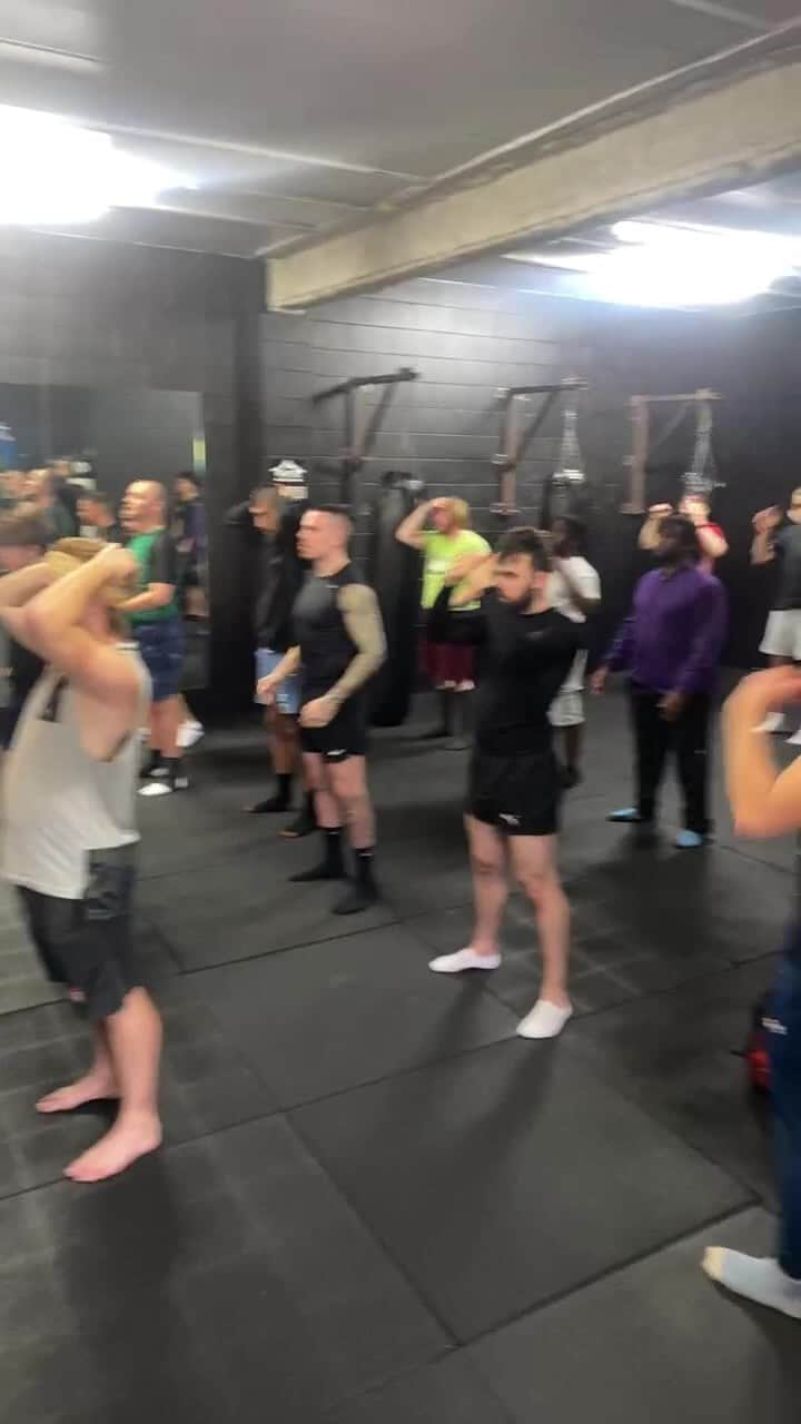 ファレ・シミタイトコのインスタグラム：「First warm up for June 2023 intake @faledojo」