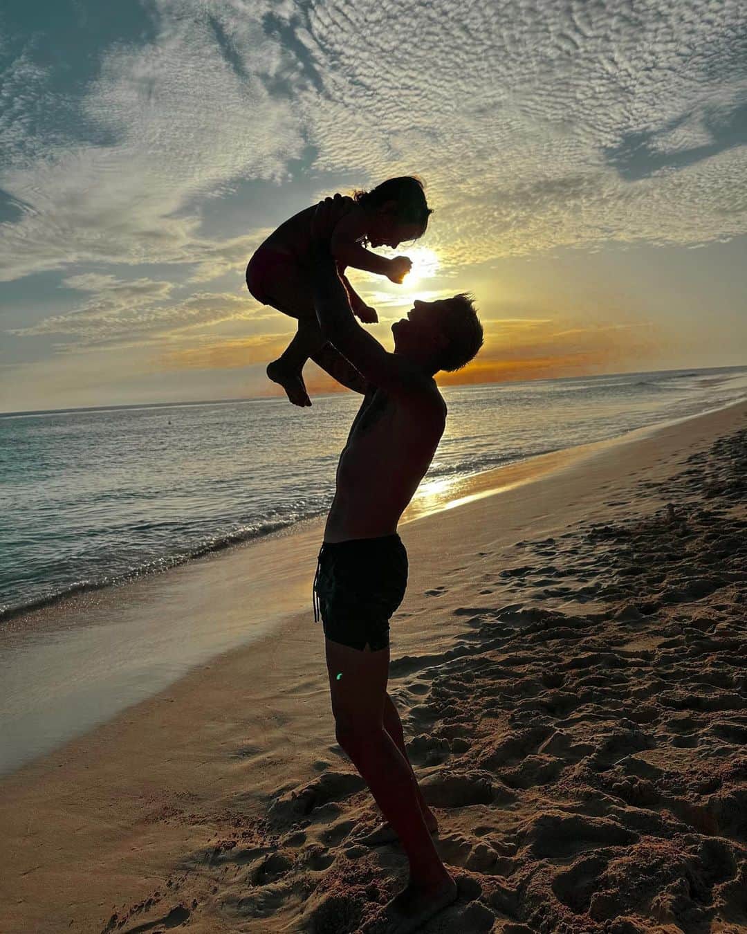 のインスタグラム：「The reason of my happiness 🤍 #blessed」