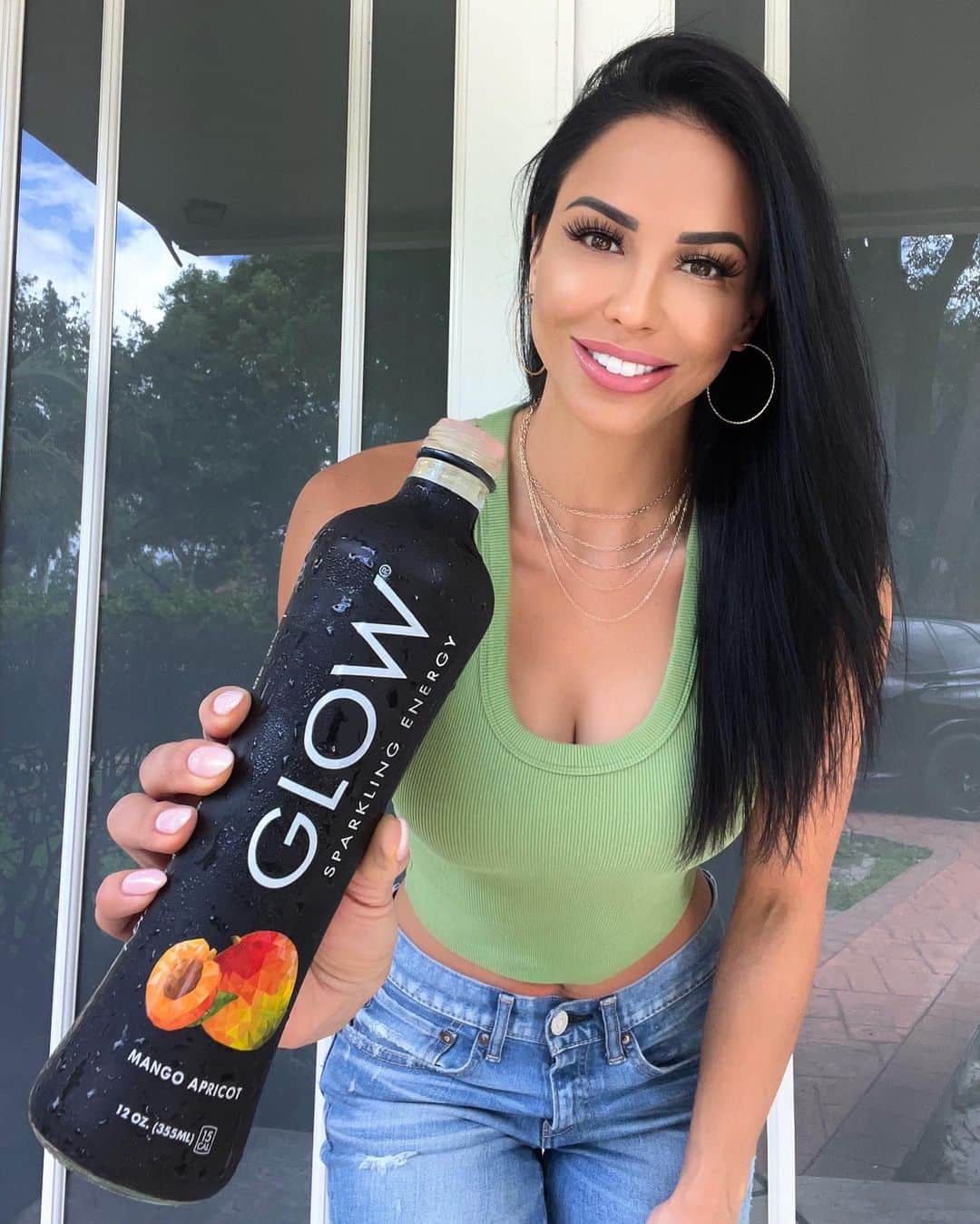 Melissa Risoさんのインスタグラム写真 - (Melissa RisoInstagram)「I just got another delivery of my @drinkglow beverages! Time to hydrate and get all the vitamins, minerals, amino acids, and electrolytes that I need this month.  @drinkglow  #glowpartner #glowhydration #drinkglow #glowwithit」6月6日 6時40分 - melissariso