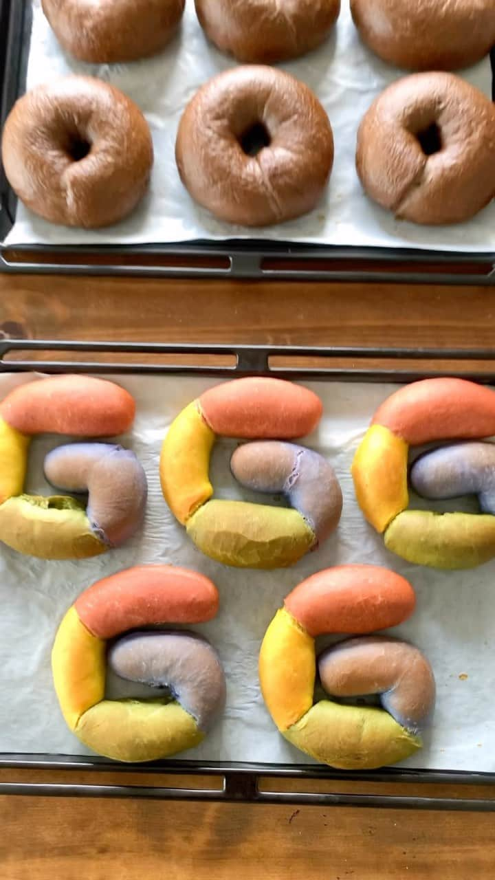 Ranのインスタグラム：「これはグーグルベーグル笑 Google Bagel🥯  #bagel #bagelsandwich #bread #Google #googleads #ベーグル #グーグル #手作りパン #ベーグルサンド #ギャグ」