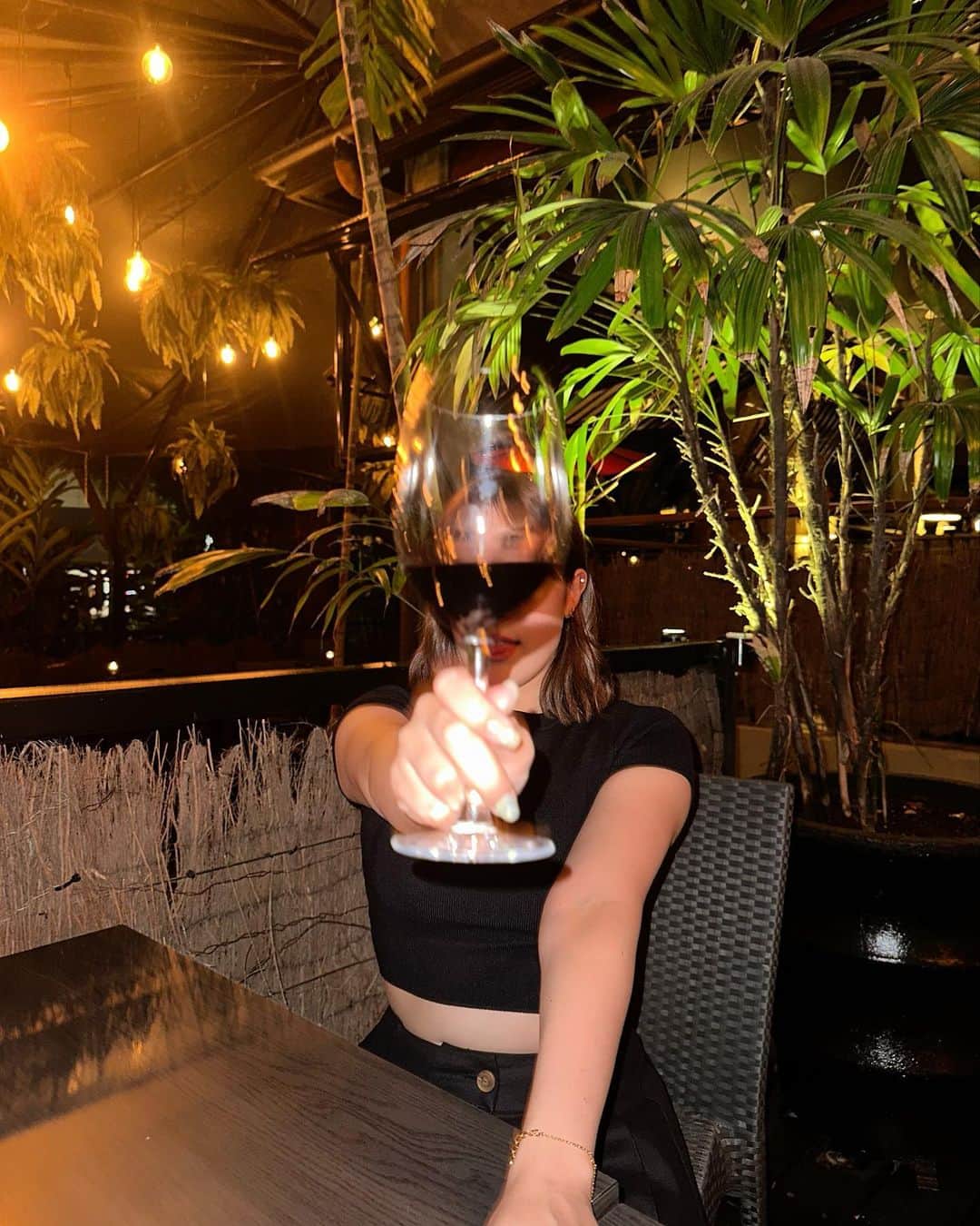 のインスタグラム：「Cheers 🍷 🤍」