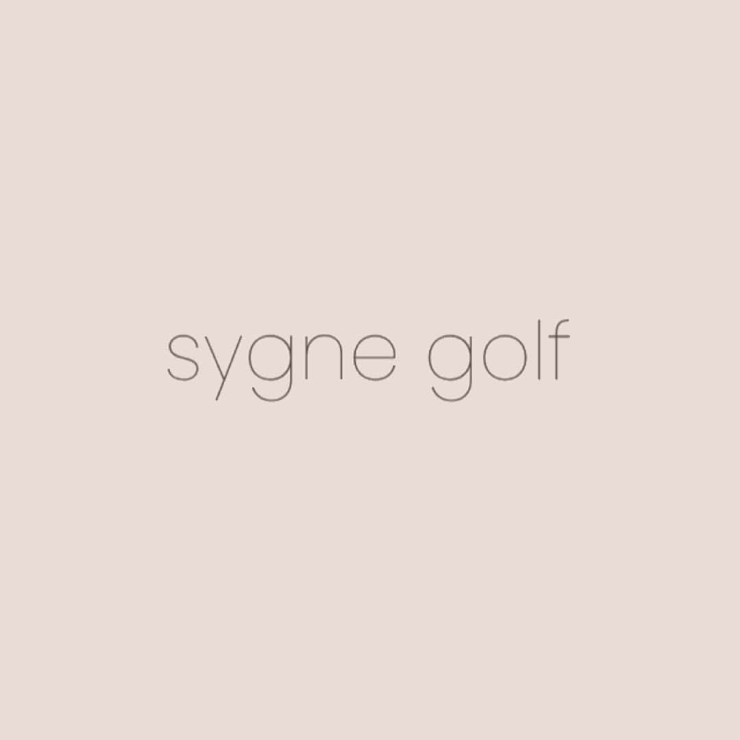 のインスタグラム：「この度、兼ねてより準備をしてきた オリジナルのゴルフウェアライン @sygne.golf (スィーニュゴルフ)をローンチいたします。  上品で女性らしい、大人の女性に向けたゴルフウェアを。  sygne golfがこれからゴルフを始める方のきっかけの一つになれば、、 という思いも込めて作りました。  6月中旬より順次サイトをオープンいたします。  公開まで楽しみにお待ち頂けると嬉しいです。✨」