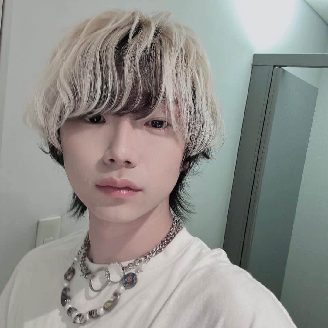 吉田喜一（よぴ）のインスタグラム：「撮影などでメイクされると顔薄いので誰だお前となるな」