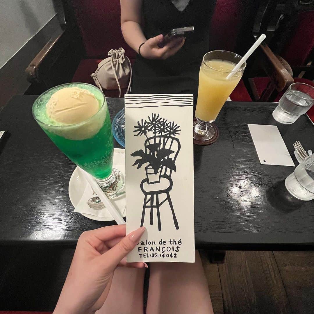 畑中萌衣さんのインスタグラム写真 - (畑中萌衣Instagram)「ここの喫茶店レトロで可愛かった🎞🤎」6月5日 22時04分 - 11mei_