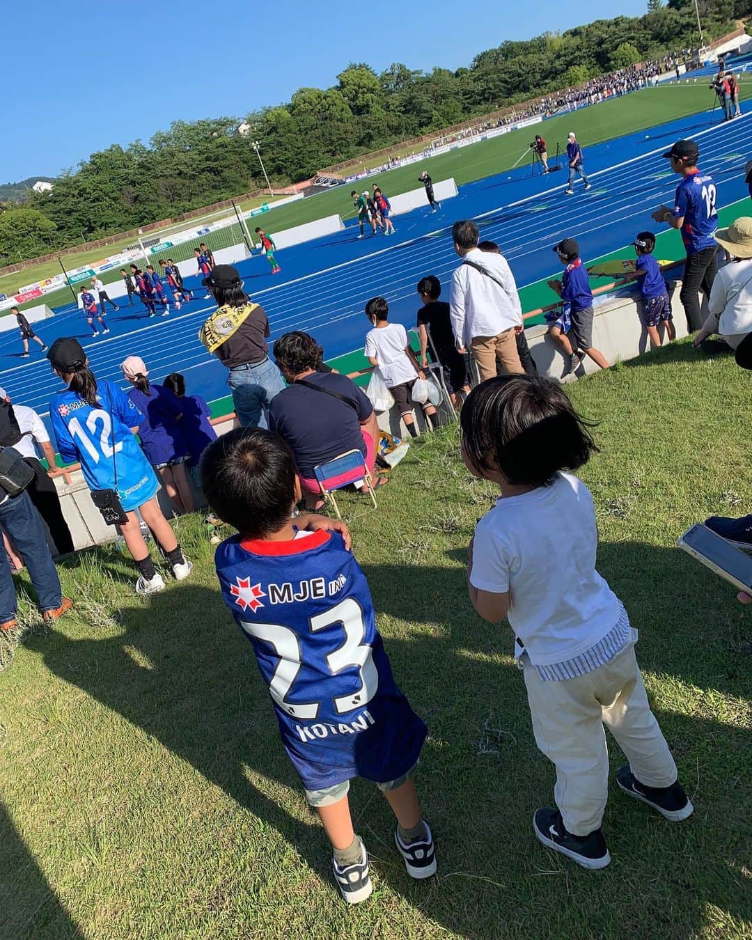 小谷祐喜のインスタグラム：「鹿児島戦、0-0引き分け。  鹿児島は強かった。そんな相手に対しても自分たちはしっかりと戦えるということを証明できたけど、もう一回り成長しないと勝利を掴み取ることは難しいとも感じた。  自分の力がチームに大きなプラスを与えていけるように。 そして試合で必要な力になっていけるように、前を向いて信じてやるだけ。  何より息子にピッチで走りまわる姿を見せたい！！  #奈良クラブ #Jリーグ」