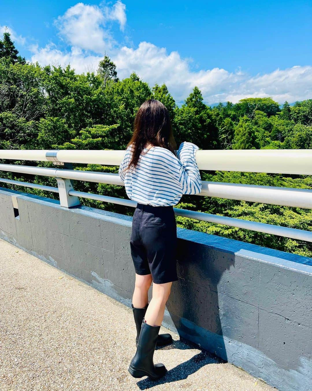 北川彩さんのインスタグラム写真 - (北川彩Instagram)「. 御殿場へー！ 車中では久々にとびっきりを視聴！ 足元悪いかなと思って長靴履いて行ったら思いっきり晴れましたー😂」6月5日 22時16分 - aya_kitagawa_