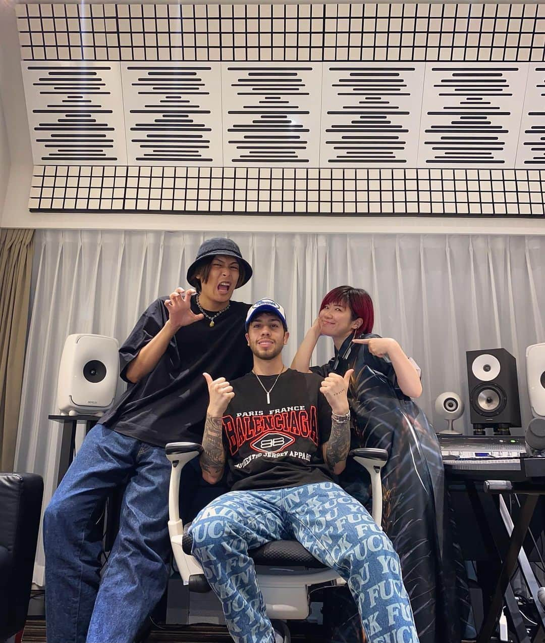 岡嶋かな多さんのインスタグラム写真 - (岡嶋かな多Instagram)「Gracias por recibirme en su estudio y permitirme crear con ustedes 🙏🏼 had an amazing time with these senseis 🙇🏽‍♂️🔥   #music #songwriter #musicproducer #trackmaker #topliner」6月5日 22時20分 - kanataokajima