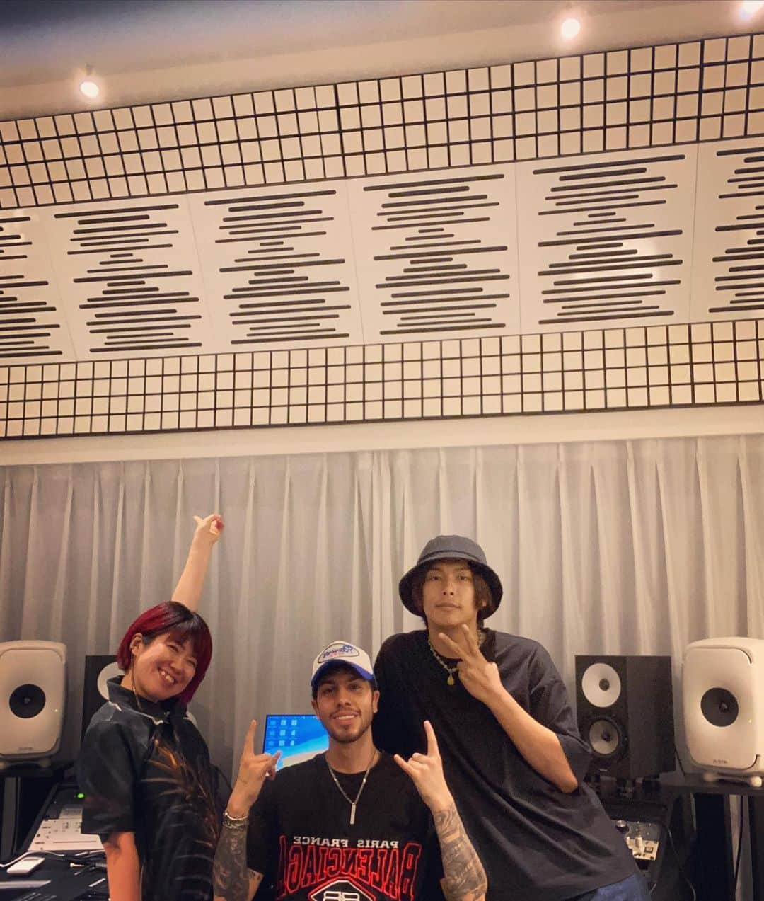 岡嶋かな多さんのインスタグラム写真 - (岡嶋かな多Instagram)「Gracias por recibirme en su estudio y permitirme crear con ustedes 🙏🏼 had an amazing time with these senseis 🙇🏽‍♂️🔥   #music #songwriter #musicproducer #trackmaker #topliner」6月5日 22時20分 - kanataokajima