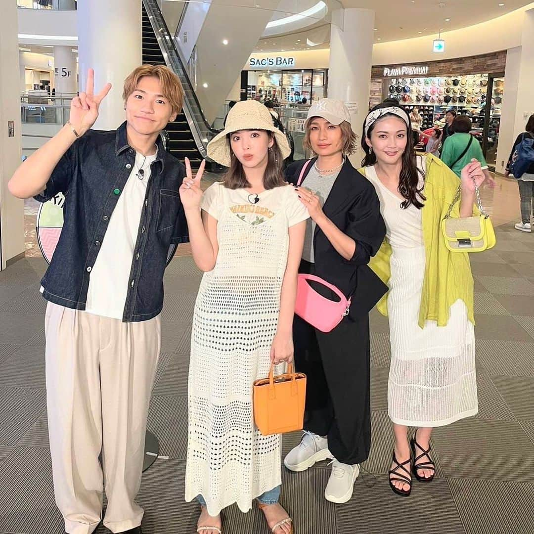 日本テレビ「ヒルナンデス！」さんのインスタグラム写真 - (日本テレビ「ヒルナンデス！」Instagram)「. 今日のゲストは#鈴木亜美 さん、#マシンガンズ のおふたりでした❤️‍🔥  アミカ、家庭の食卓だけでなく居酒屋さんなどのお店も支えているのが面白いですよね！ご協力下さったみなさん、ありがとうございました✨  動物たちのオモカワ行動、いかがでしたか？私は控えめにエサアピールをするツキノワグマがツボでした🐻🤣  ダーツdeショッピング、毎回真似したくなるコーデばかりですが、今回もレベルが高かったです！💕  そしてハピが着ているTシャツは、CHUMSさんとヒルナンデス！のコラボグッズ🥳デザインに細かいこだわりが詰まっているのでぜひチェックしてみて下さい！  🌼明日のヒルナンデスは〜？🌼  ①ジ アウトレット湘南平塚に密着 辻岡義堂アナウンサーがジ アウトレット湘南平塚に密着！  ②クイズ！すごすぎバトル  ③本音ショッピング in ワンズテラス いとうあさこ&森口博子&住吉美紀の３人がワンズテラスで本音ショッピング！  #ヒルナンデス #佐田真由美 #田中道子 #藤田ニコル #小森隼 #浦野モモ (C)日本テレビ」6月5日 22時20分 - hirunandesu_ntv_official