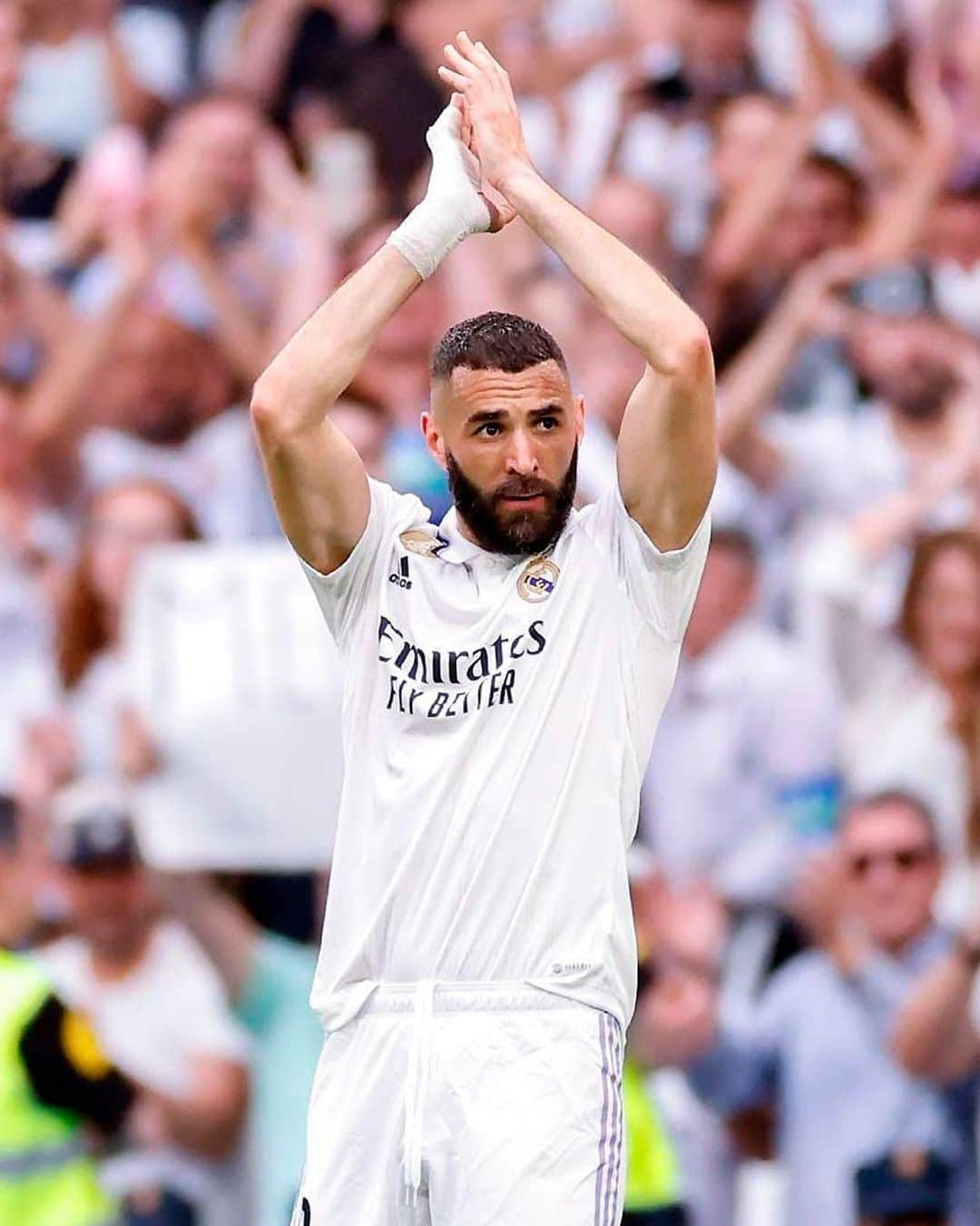 レアル・マドリードさんのインスタグラム写真 - (レアル・マドリードInstagram)「💫 Institutional act of tribute and farewell to @KarimBenzema. 🌟 Acto de homenaje y despedida de Benzema. 📆 Tuesday | Martes (12pm CEST) 📺 #RMTV (live | en directo) 🏡 #RMCity #GraciasKarim」6月5日 22時23分 - realmadrid