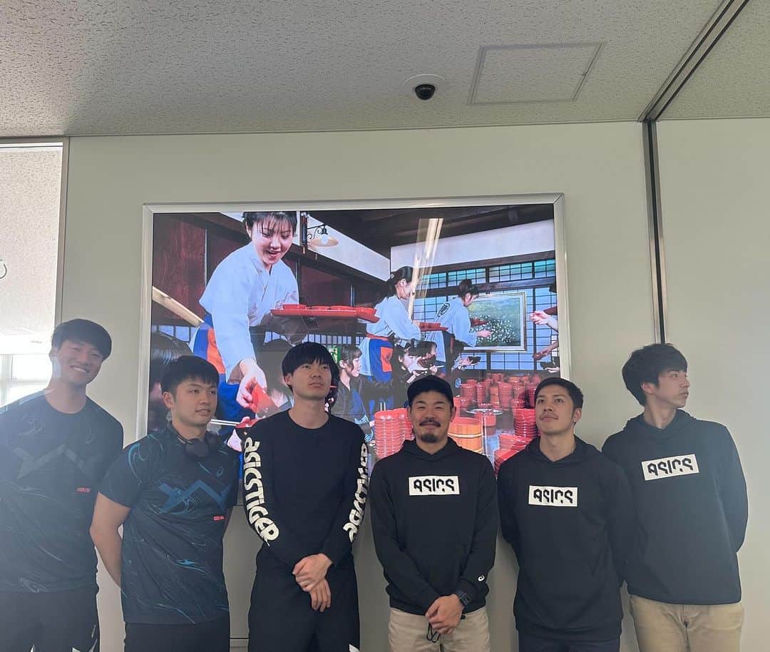 大塚達宣さんのインスタグラム写真 - (大塚達宣Instagram)「紫波町、オガールの環境はとても良く、充実した合宿をすることができました。ありがとうございました！  明日から始まるVNL、日本チームの応援よろしくお願いします！  中国も、もうすでに今年5回も試合させてもらったので、健闘を祈ってます🇨🇳  #オガール #龍神NIPPON #🇯🇵🤝🇨🇳」6月5日 22時25分 - tatsutatsu1105