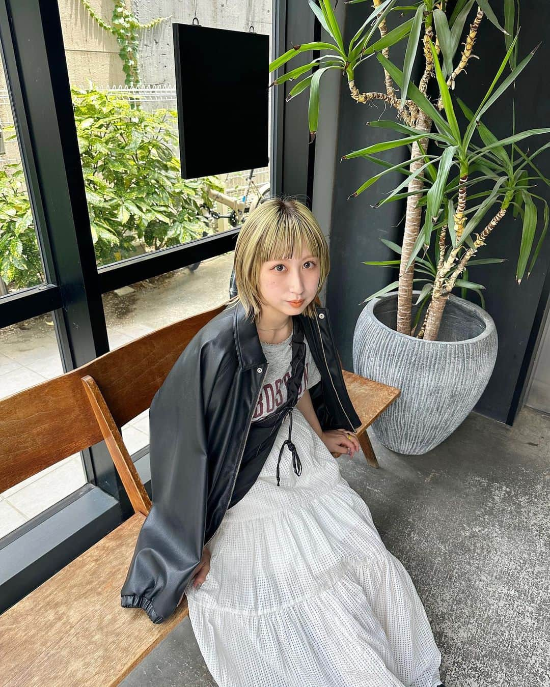 ARISAさんのインスタグラム写真 - (ARISAInstagram)「ㅤㅤㅤㅤㅤㅤㅤㅤㅤㅤㅤㅤㅤ ㅤㅤㅤㅤㅤㅤㅤㅤㅤㅤㅤㅤㅤ ㅤㅤㅤㅤㅤㅤㅤㅤㅤㅤㅤㅤㅤ 今週末再販する フェイクレザージャケット🐺♡ ㅤㅤㅤㅤㅤㅤㅤㅤㅤㅤㅤㅤㅤㅤㅤㅤㅤㅤㅤㅤㅤㅤㅤㅤㅤㅤ 買ってるスタッフも 多いアイテム！ ㅤㅤㅤㅤㅤㅤㅤㅤㅤㅤㅤㅤㅤ 6/11(日)限定で 再販します🤫♡ ㅤㅤㅤㅤㅤㅤㅤㅤㅤㅤㅤㅤㅤ 買えばよかったシリーズなので 今回は買おかな🤞🏻 ㅤㅤㅤㅤㅤㅤㅤㅤㅤㅤㅤㅤㅤ ㅤㅤㅤㅤㅤㅤㅤㅤㅤㅤㅤㅤㅤ 気になる人は ZOZOチェックしてね！ ㅤㅤㅤㅤㅤㅤㅤㅤㅤㅤㅤㅤㅤ ㅤㅤㅤㅤㅤㅤㅤㅤㅤㅤㅤㅤㅤ ㅤㅤㅤㅤㅤㅤㅤㅤㅤㅤㅤㅤㅤ ㅤㅤㅤㅤㅤㅤㅤㅤㅤㅤㅤㅤㅤ ㅤㅤㅤㅤㅤㅤㅤㅤㅤㅤㅤㅤㅤ #チャオパニック#チャオ#チャオコーデ#キャミワンピ#ウルフカット #ウルフ#ネオンカラー#派手髪 #オン眉#オン眉ボブ #ローライト#ローライトカラー ㅤㅤㅤㅤㅤㅤㅤㅤㅤㅤㅤㅤ」6月5日 22時34分 - ari33_