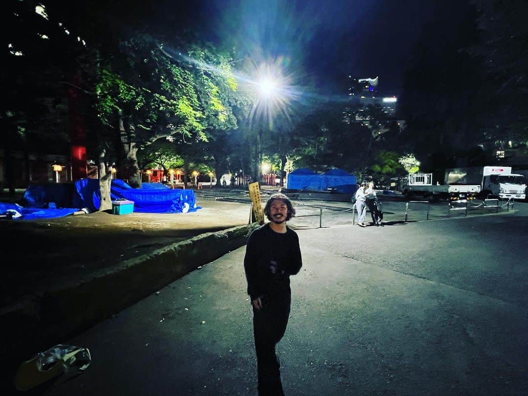 のインスタグラム：「・ 花園神社！！！！ ・ テント版　『少女都市からの呼び声』 2023.6.11〜26 花園神社境内　特設紫テント ・ ・ #新宿梁山泊　#紫テント #少女都市からの呼び声 #唐十郎」