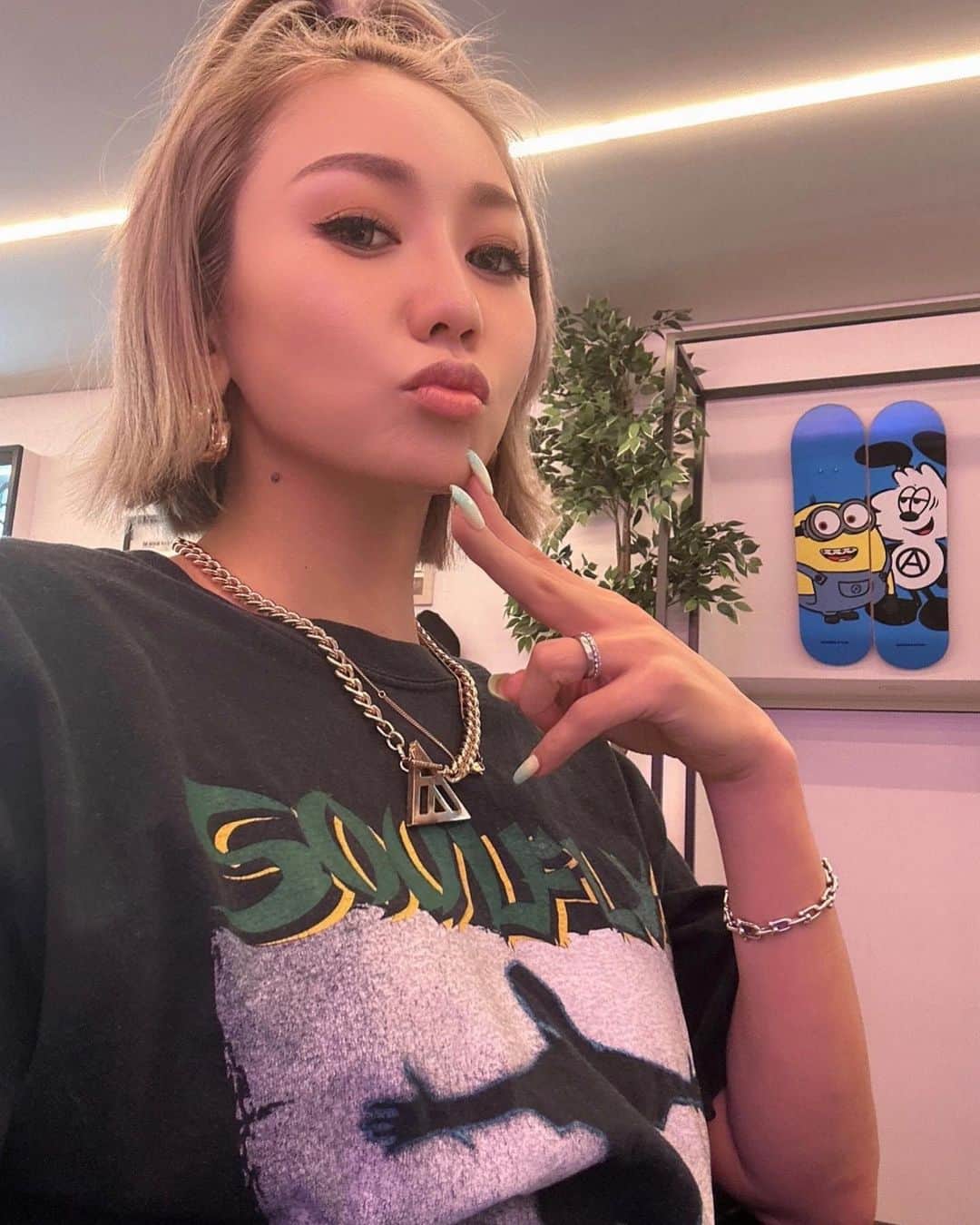 倖田來未のインスタグラム：「. 寝癖どーいうこと笑笑 ⁡ 本日もレコーディング🎵 ⁡ #kodakumi #倖田來未」