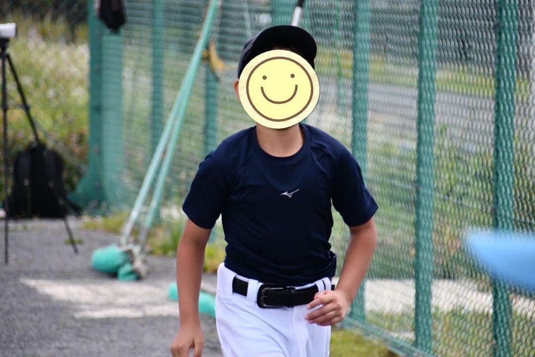 諸岡なほ子のインスタグラム：「ご無沙汰失礼&元気です！ この間、息子が野球を始めました。通える範囲のチームを調べ体験に行き、大会参加状況や親の関わり方も含め息子と吟味しようやく決定。 その甲斐あって、入団したチームで息子はとても楽しそう。子育てが新たなフェーズに突入した感。 飲む日焼け止めも導入して白球を追うぞ！」