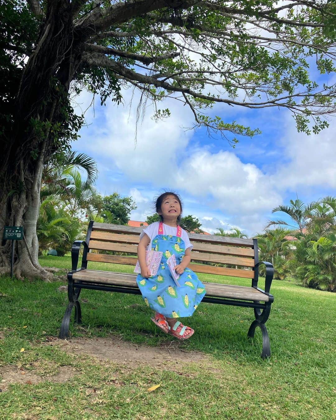 ストラッサー起一のインスタグラム：「初石垣島へ✈️  娘が色んな初体験をする事が出来て✨ そして家族で久しぶりにゆっくり🎶  今回の旅の教訓☝️ 人は行動しなければ成長はない。 色んな物に触れる事で感性が磨かれるので 格闘技にも活かしていきます。  また行こうね〜👍  #石垣島」
