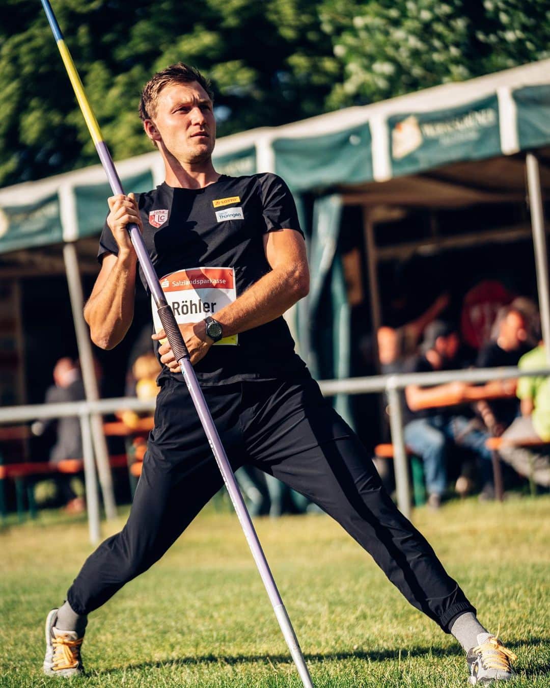 トーマス・レーラーのインスタグラム：「Learning of the day: If you don’t hit the positions you want: Go stretch. 😅✌🏼   #javelin #stretching #trackandfield #leichtathletik #athletics」