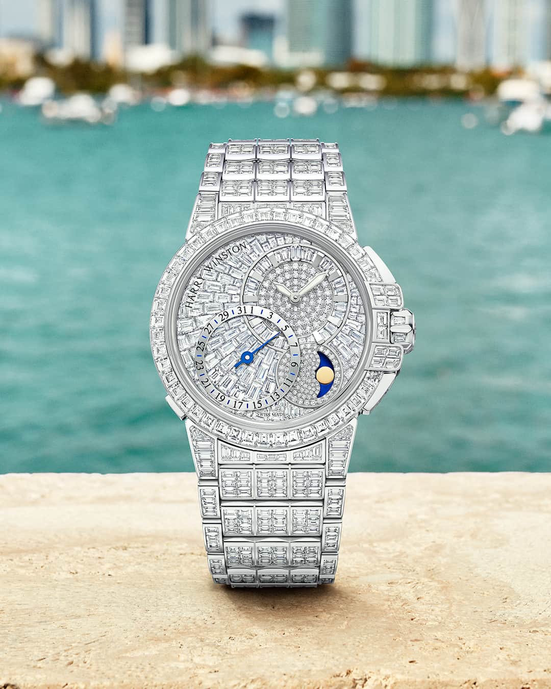 ハリー・ウィンストンのインスタグラム：「In honor of the Ocean Collection’s 25th anniversary, the House unveils the limited-edition Ocean Date Moon Phase Automatic 42mm, a horological masterpiece that shimmers with 978 diamonds. Tap the link in bio to bask in the dazzling beauty of this timepiece.  #HarryWinston #HWOcean」