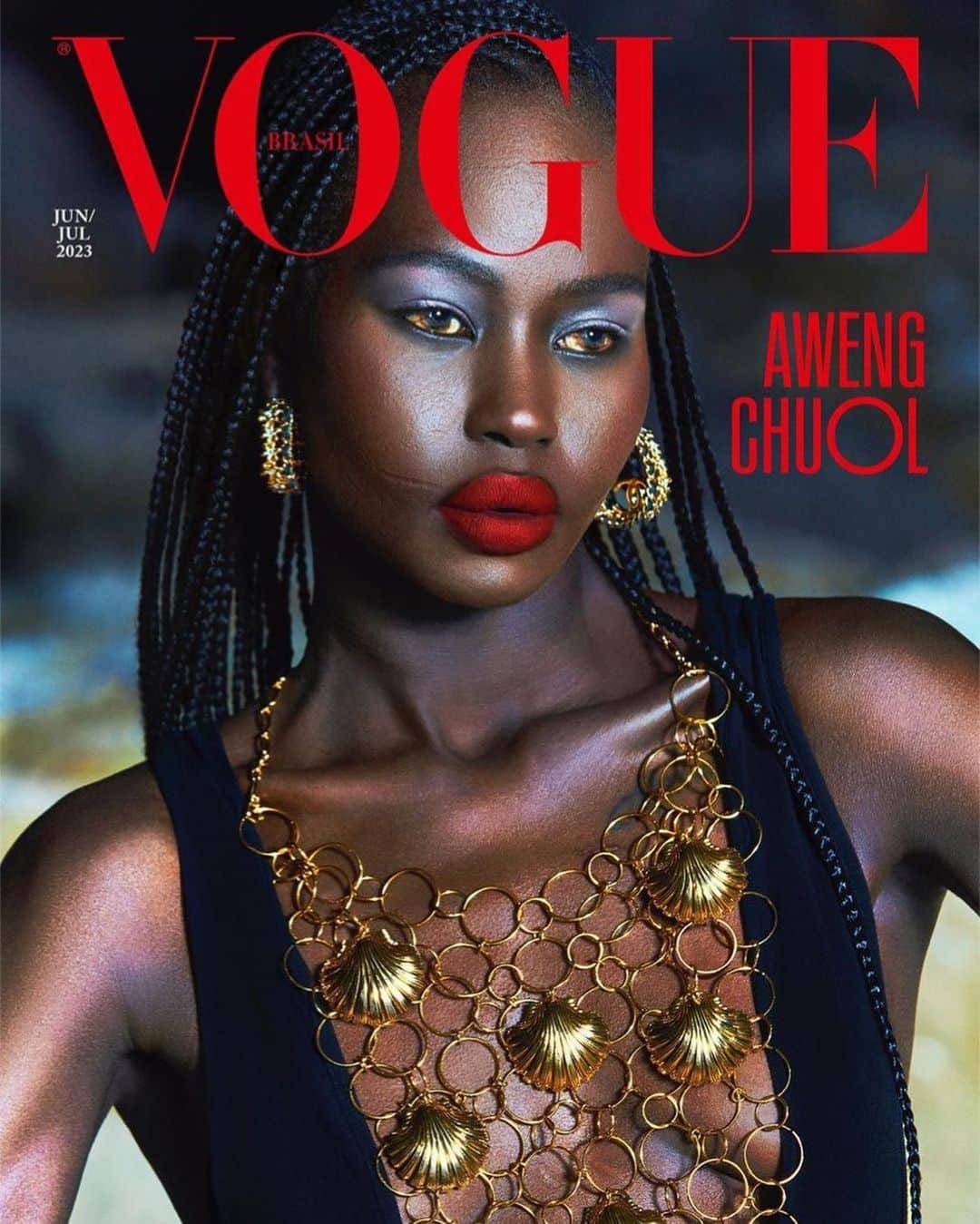 IMG Modelsさんのインスタグラム写真 - (IMG ModelsInstagram)「A is for Aweng. 🔠 #AwengChuol (@awengchuol) covers @voguebrasil. 📷 @gabriela_schmdt 👗 @ritalazzarotti #IMGmodels」6月6日 0時09分 - imgmodels