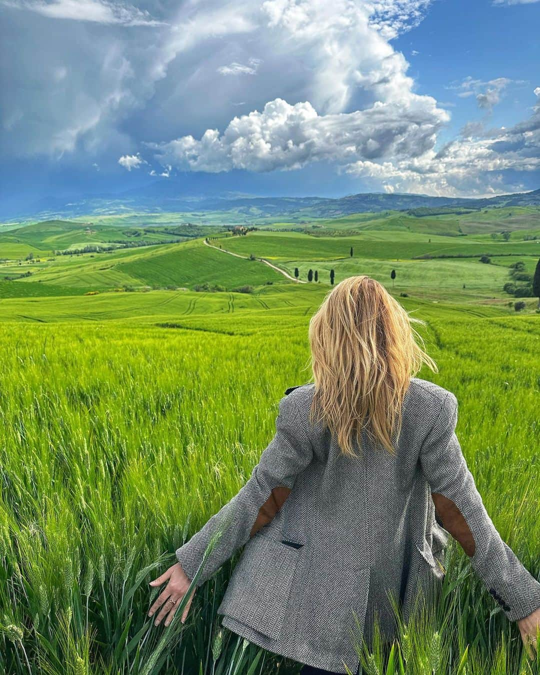 キャサリン・ウィニックさんのインスタグラム写真 - (キャサリン・ウィニックInstagram)「Find a beautiful place to get lost…  Ti amo Toscana. 🇮🇹」6月6日 0時56分 - katherynwinnick