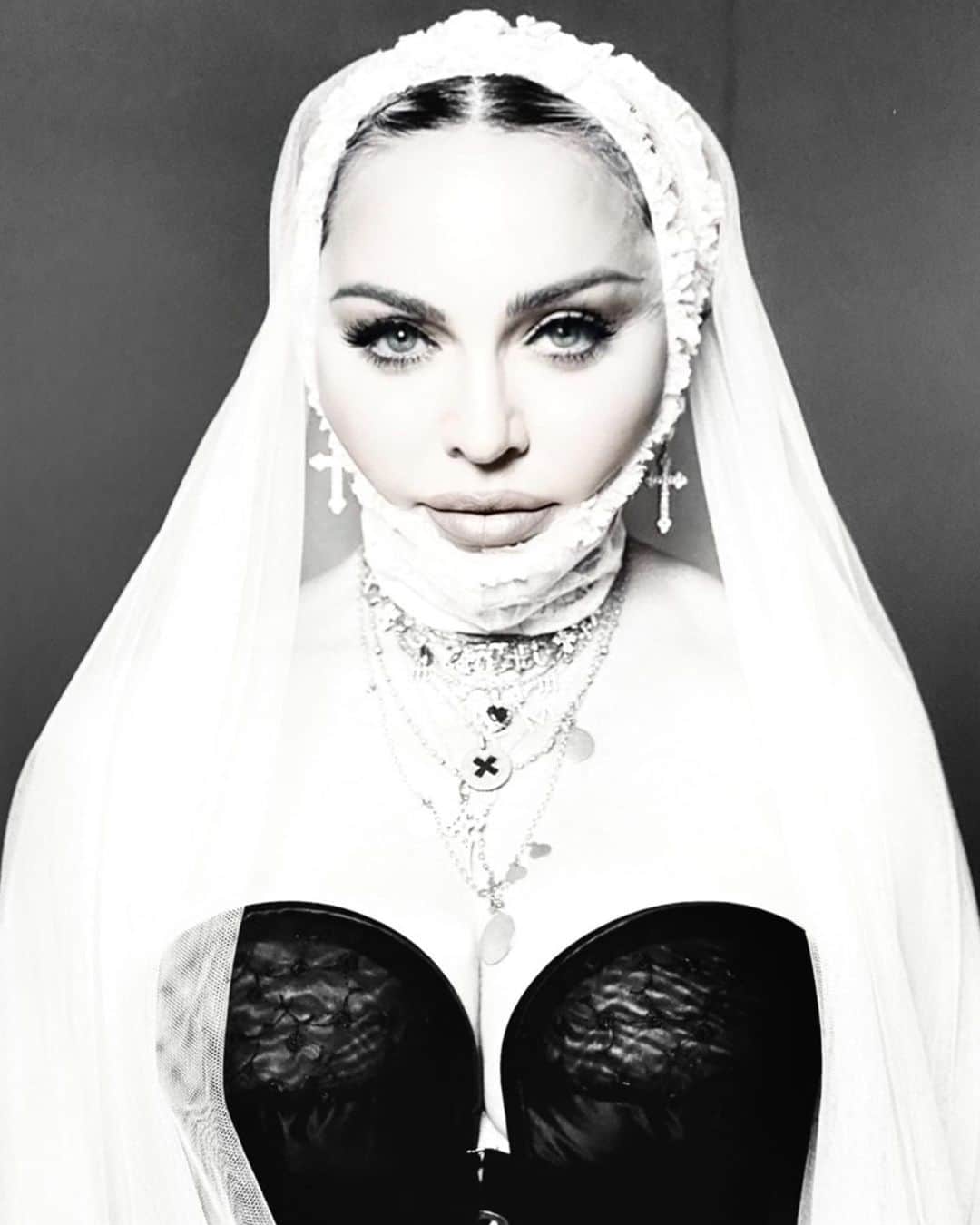 スティーヴン・クラインさんのインスタグラム写真 - (スティーヴン・クラインInstagram)「Portrait of Madonna @madonna  #ShotByKlein」6月6日 1時00分 - stevenkleinstudio