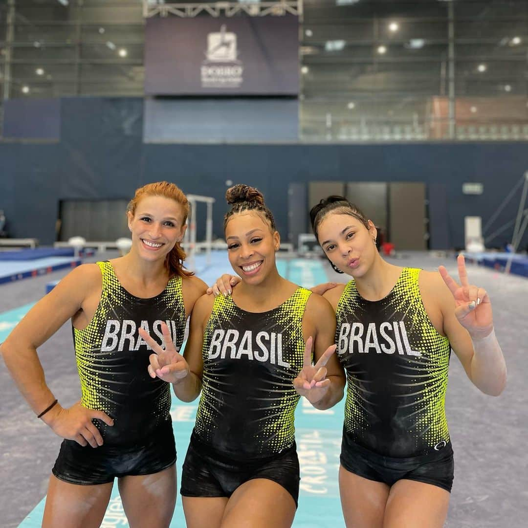 ジャジ・バルボサさんのインスタグラム写真 - (ジャジ・バルボサInstagram)「Copa do Mundo de Ginástica Artística Osijek 🖤 • • • @cbginastica  @timeflamengo  @flaginastica @team_amma」6月6日 1時11分 - jade_barbosa