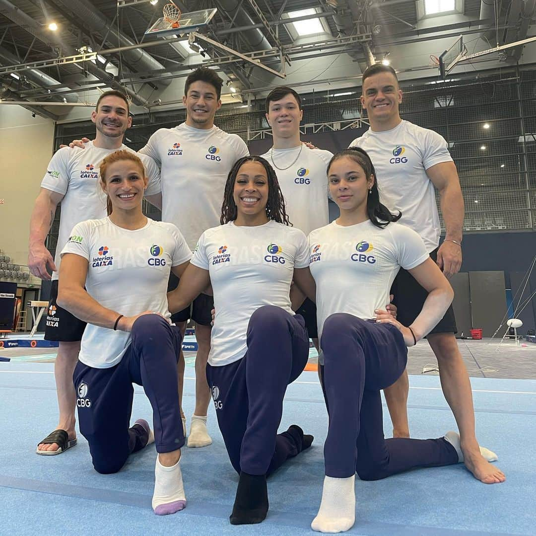 ジャジ・バルボサさんのインスタグラム写真 - (ジャジ・バルボサInstagram)「Copa do Mundo de Ginástica Artística Osijek 🖤 • • • @cbginastica  @timeflamengo  @flaginastica @team_amma」6月6日 1時11分 - jade_barbosa