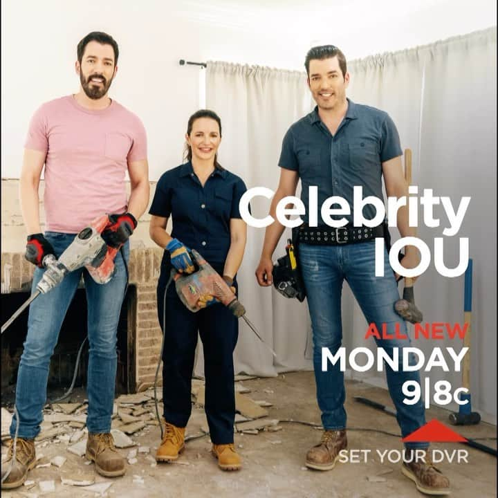 クリスティン・デイヴィスのインスタグラム：「I had so much fun with the @propertybrothers working on my lovely friend Tiffany’s house. Getting her daughter’s  approval was the best part ♥️ Watch tonight! #celebiou  @streamonmax  @ttnicole2u2 😘」