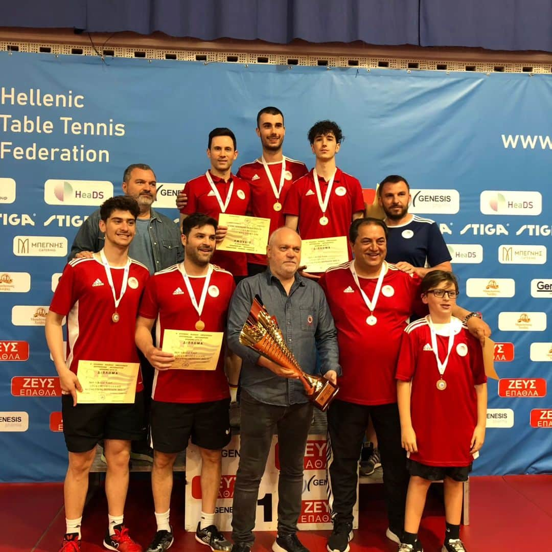 ジョアン・モンテイロのインスタグラム：「Greek Cup Winners ✔️ Greek League Winners✔️ Europe Trophy Winners✔️ Great team effort with 3 titles this season 🏓🏆🥇🙌🏻  ΖΗΤΩ Ο ΟΛΥΜΠΙΑΚΟΣ 🔴⚪️  #Olympiakos #Greece #winners #champions #teamspirit #tabletennis #Pireaus #sportlife #sportmotivation」