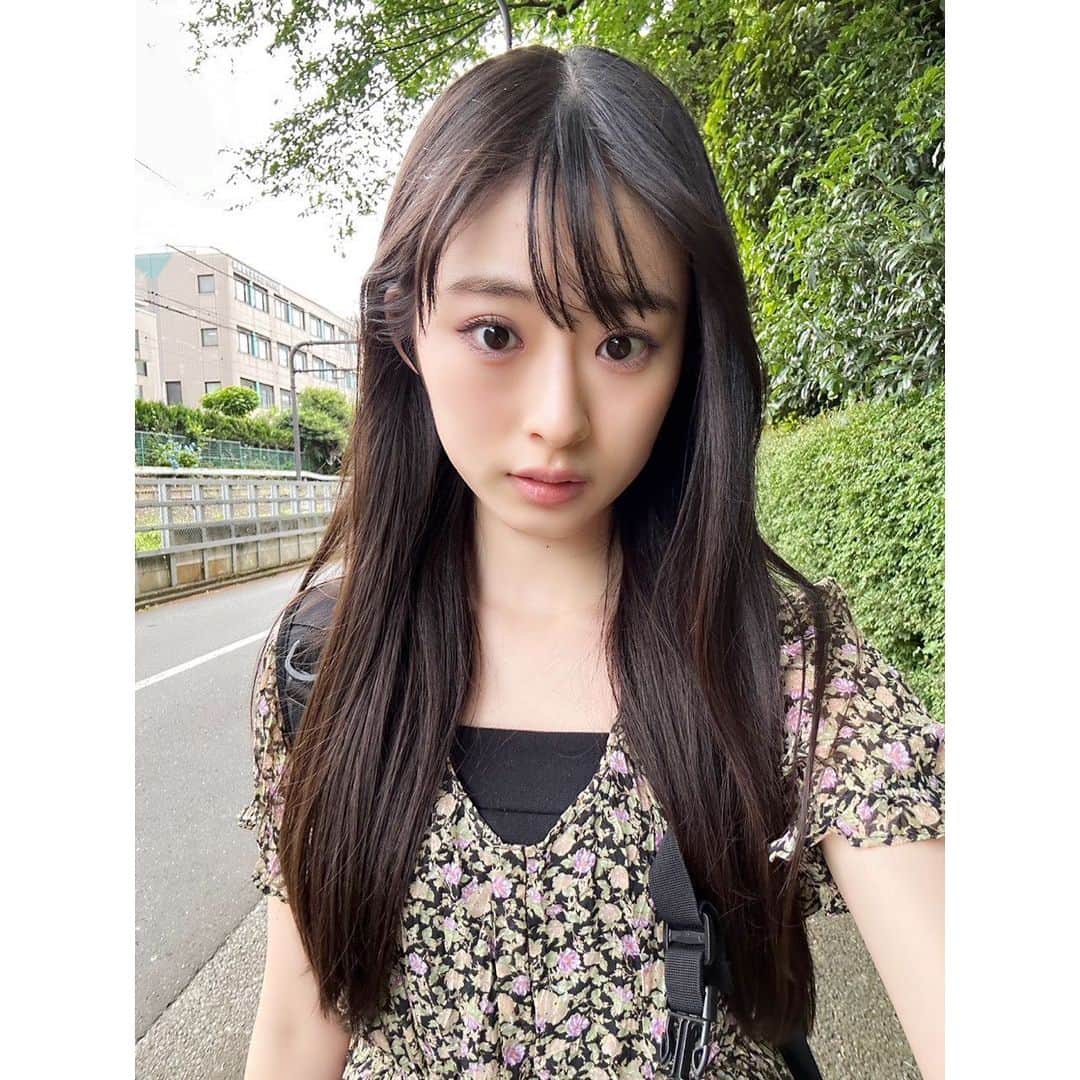 井本彩花のインスタグラム：「✿❀✿❀ 6月は皆さんに嬉しいお知らせが出来ると思います～🍀*゜  お楽しみに～～🫶🏽  6月も頑張りましょ～～ ふぁいてぃん！」