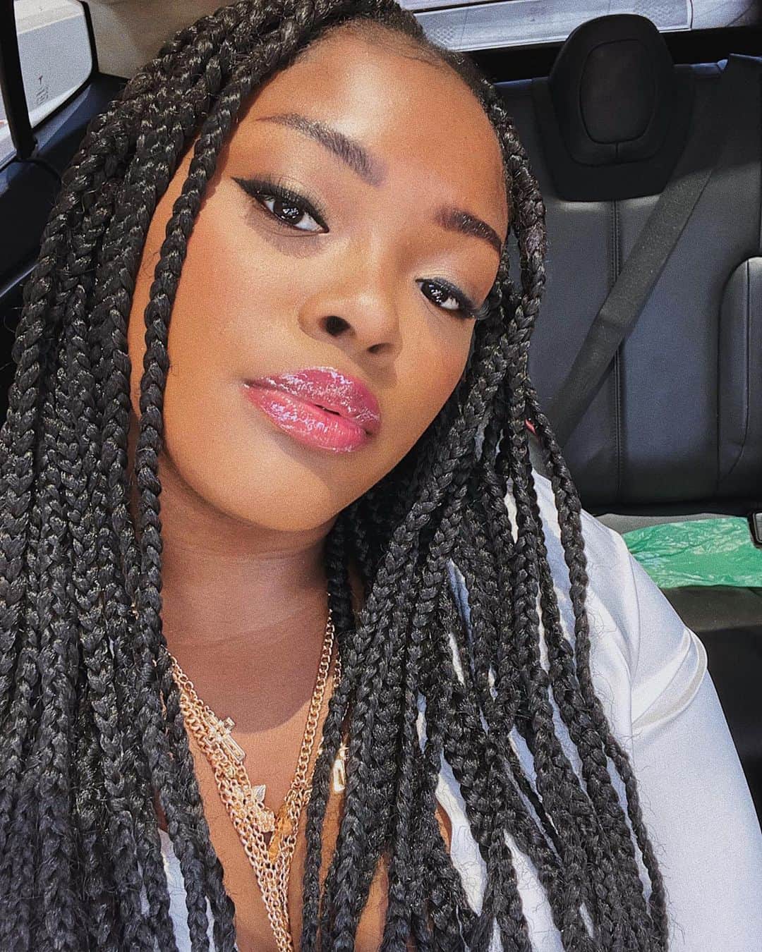 ブリール・アニーヤ・カニングハムのインスタグラム：「Braided baddie. The switch up is crazy! 😝🥰❤️」
