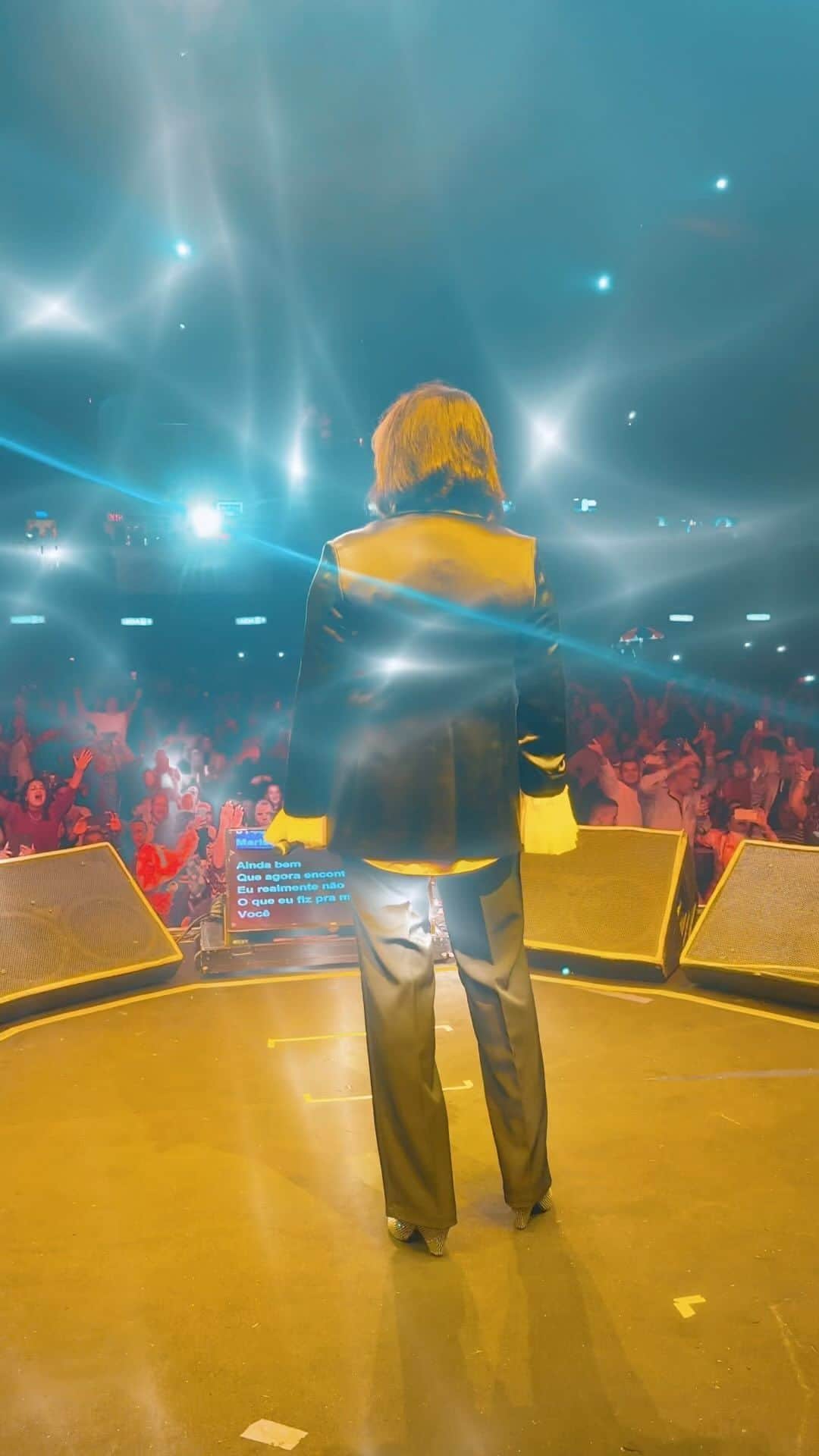 のインスタグラム：「Sobre ainda o show do @espacohall  @ju.alarcao  obrigada RJ」