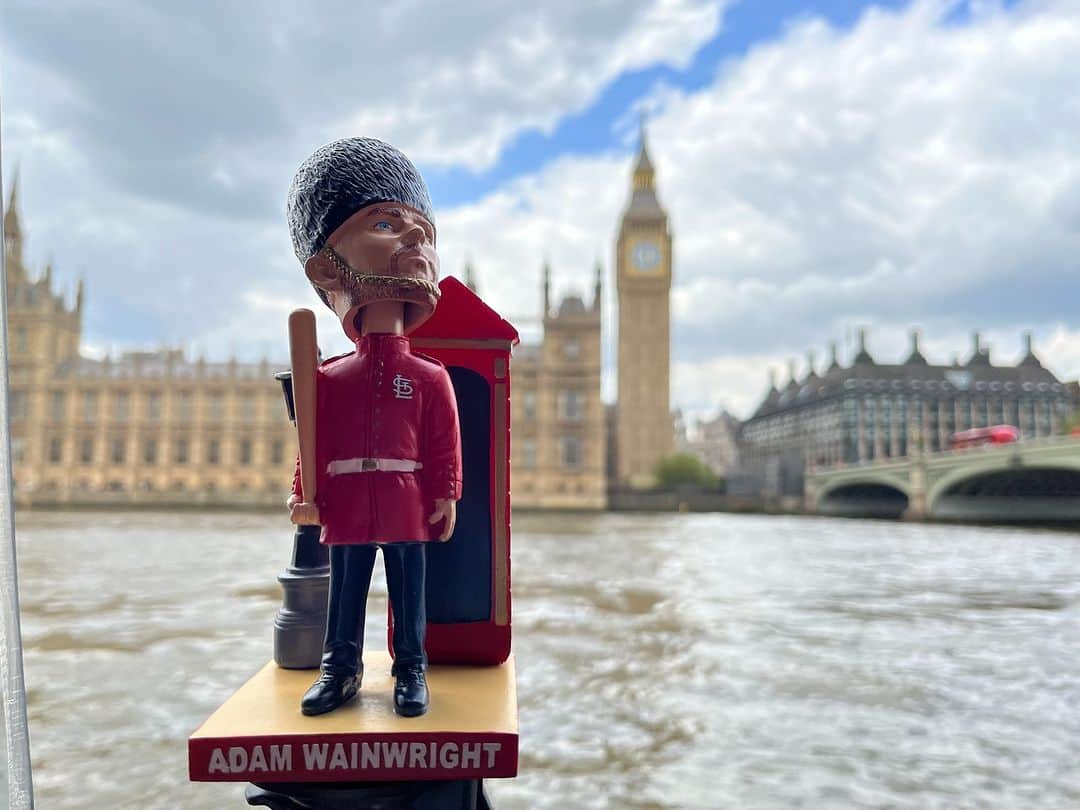 セントルイス・カージナルスさんのインスタグラム写真 - (セントルイス・カージナルスInstagram)「Take a tour of London with Waino!  Grab this bobblehead at Busch Stadium on Sunday, June 11 when we take on the Reds! (Pie and mash not available at the concession stands)」6月6日 1時49分 - cardinals