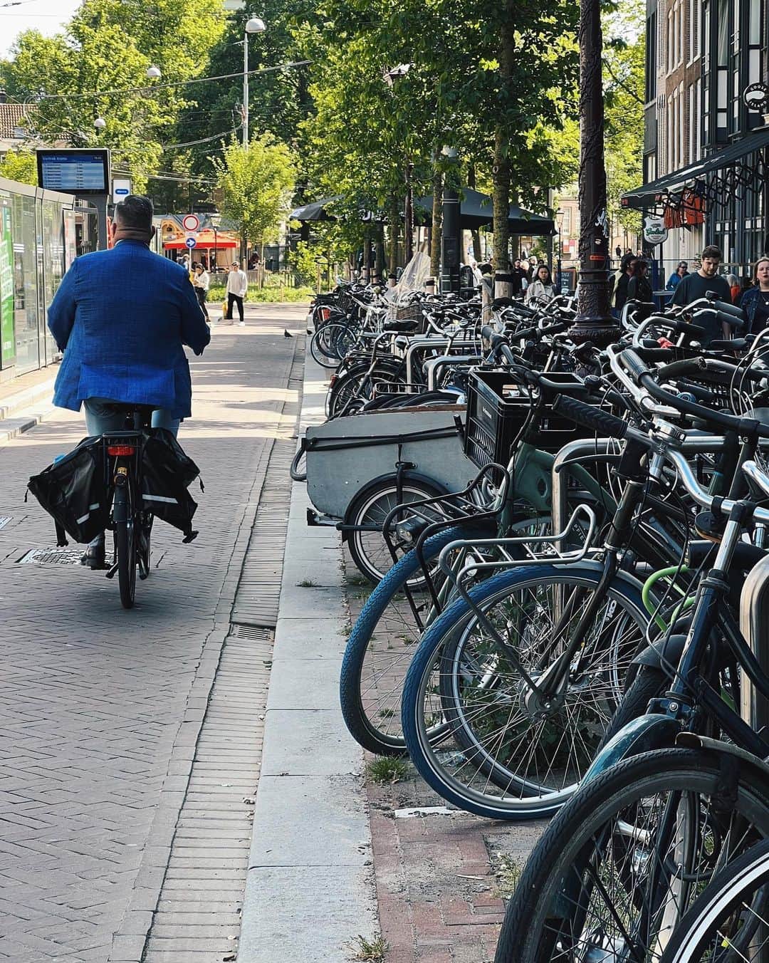 Duncanさんのインスタグラム写真 - (DuncanInstagram)「🌍🚲首都 . 🚲 capital of 🌍 . #cycling #bikes #amsterdam #duncan #2023 #travel #duncandesign」6月6日 1時57分 - duncan_design