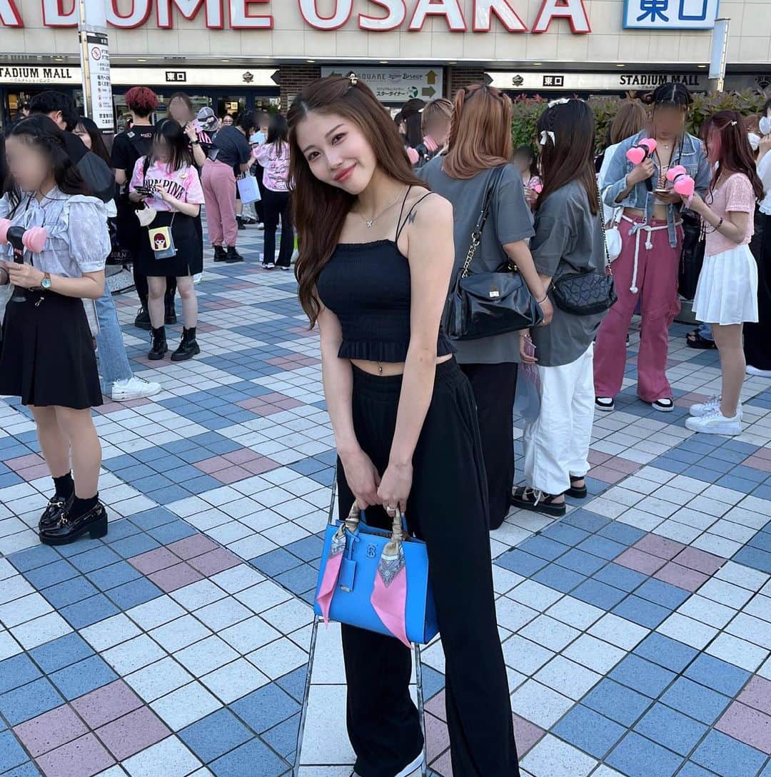 舞木香純のインスタグラム：「🖤🩷  #blackpink」