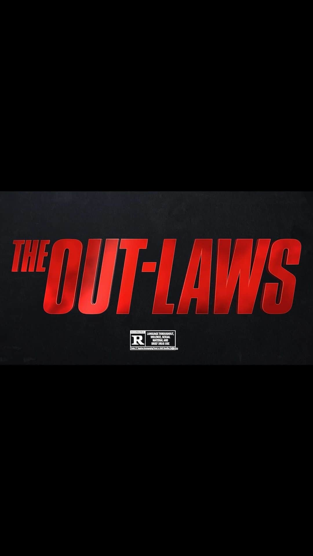 ピアース・ブロスナンのインスタグラム：「Meeting the in-laws just got dangerously funny. The Out-Laws, breaking into your Netflix July 7, 2023.」