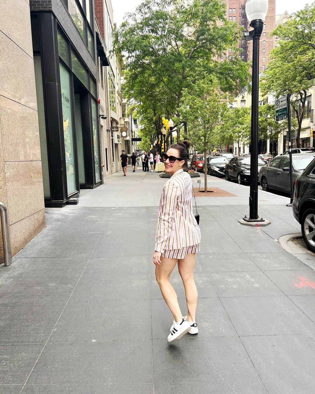 テッサ・ヴァーチュさんのインスタグラム写真 - (テッサ・ヴァーチュInstagram)「What a weekend in Chi-Town! ✨」6月6日 2時40分 - tessavirtue17