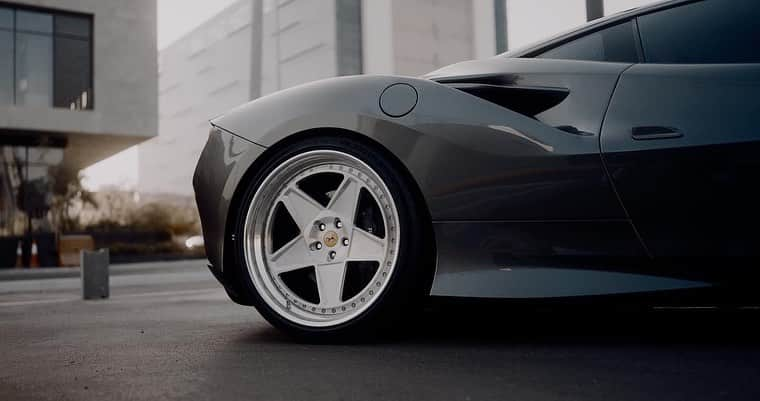 CarsWithoutLimitsさんのインスタグラム写真 - (CarsWithoutLimitsInstagram)「@thedapperdriver Ferrari F8 Tributo sitting nice on @velosdesignwerks wheels.   #carswithoutlimits #ferrari #f8tributo #ferrarif8tributo #v8」6月6日 2時35分 - carswithoutlimits