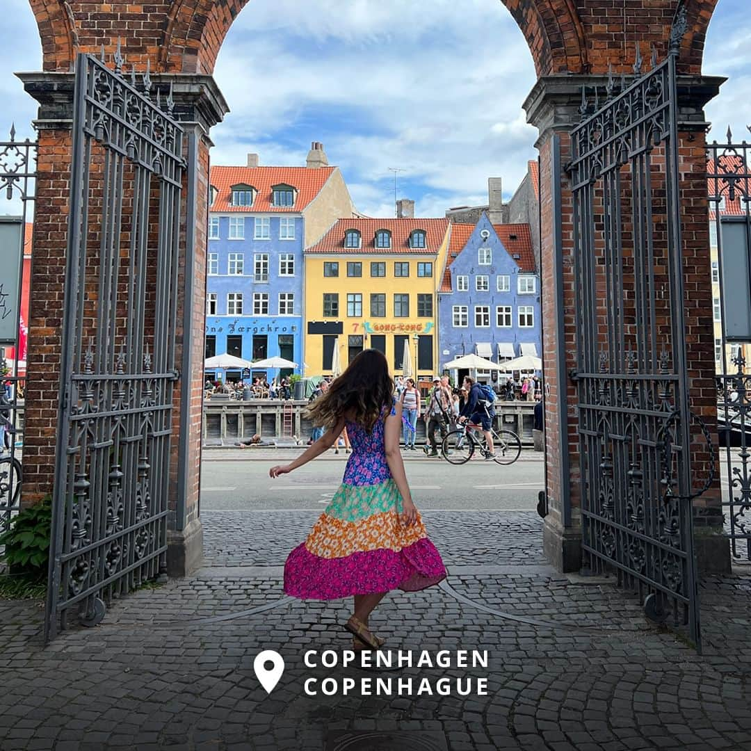 AIR CANADAさんのインスタグラム写真 - (AIR CANADAInstagram)「Plan your picture-perfect trip to Copenhagen and get your fill of traditional Danish pastries as you admire the architecture, bicycle and palace-hop your way through one of the happiest cities in the world.  📸: @alittlepakistani, @chezmelina and @betsersboo . . Planifiez le parfait voyage à Copenhague, la ville aux habitants parmi les plus heureux du monde, où vous pourrez savourer de délicieuses pâtisseries, admirer une architecture magnifique, faire du vélo et visiter de somptueux palais.  📸: @alittlepakistani, @chezmelina et @betsersboo」6月6日 2時45分 - aircanada