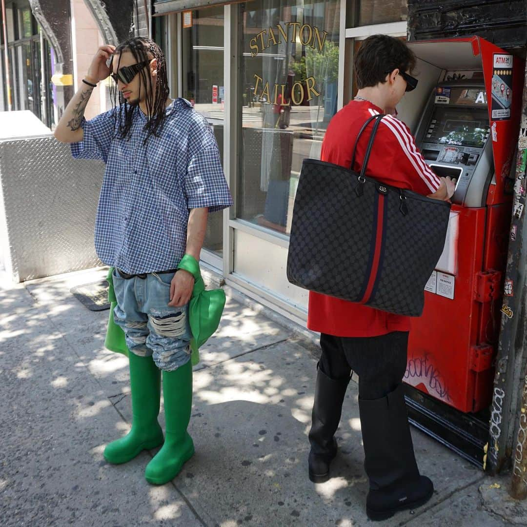 2nd STREET USAのインスタグラム：「Come get fitted in these and other styles currently available at 2nd Street Lower East Side   Available in store and online  Shot by: @eeeewwwwaaaaannn Modeled by: @purplegoyard @realdadab_ Styled by: @andruwpm」