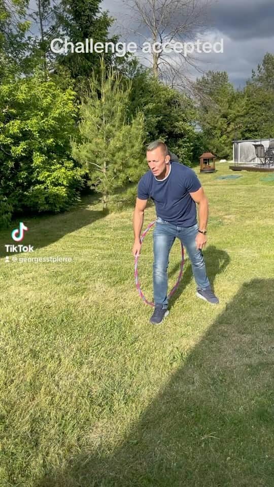 ジョルジュ・サンピエールのインスタグラム：「I’m trying to pass a child’s challenge 😫」